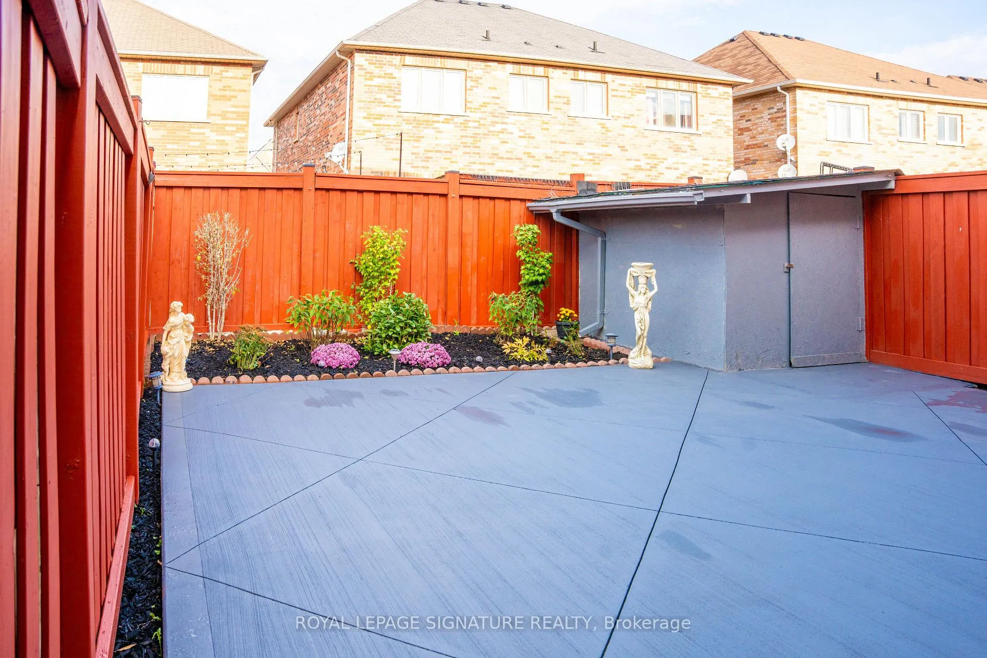 Photo 23 of 25 Versailles Crescent, Brampton, Bram East — HOMEH