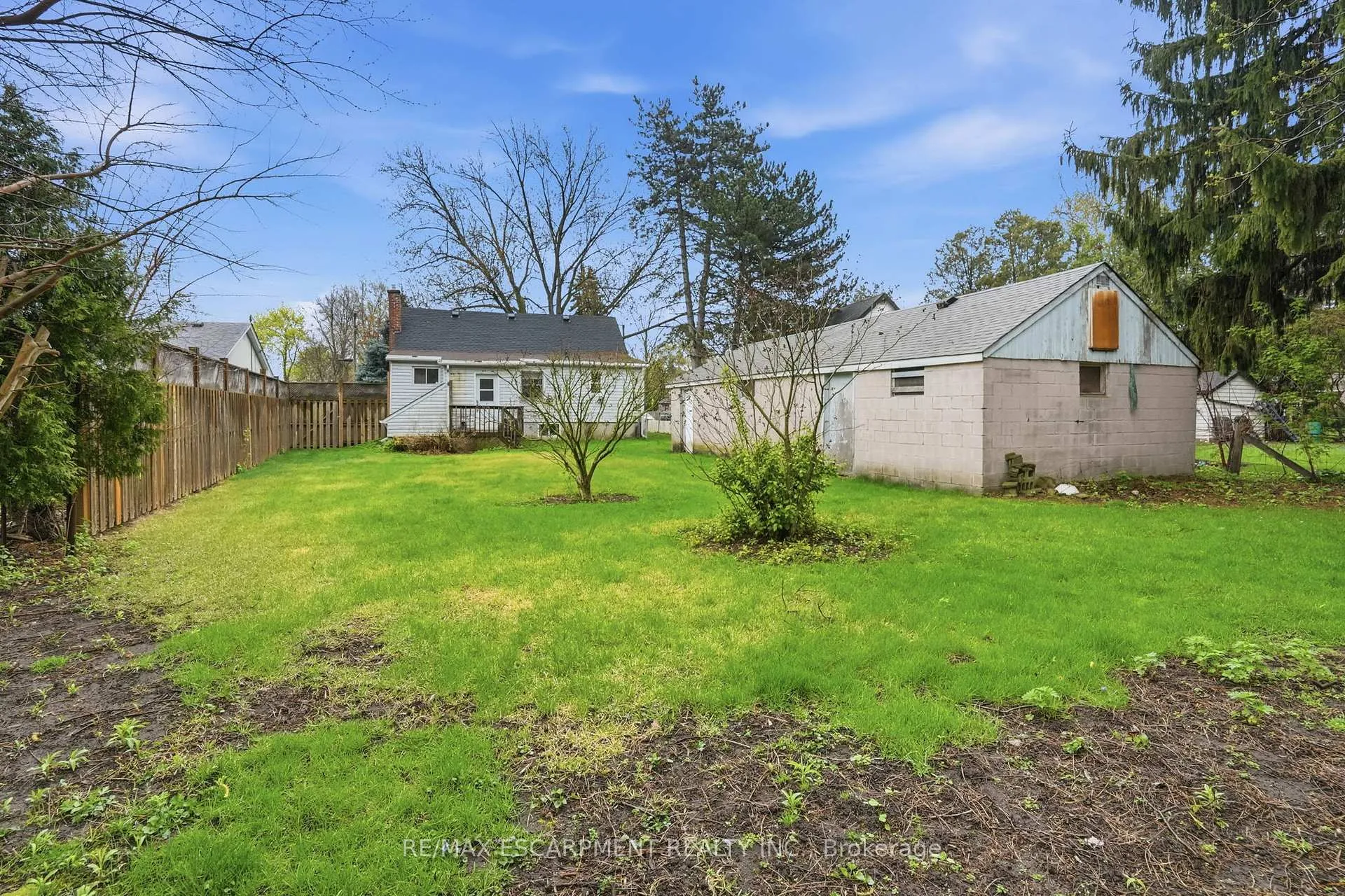 Photo 6 of 523 Enfield Road, Burlington, LaSalle — HOMEH