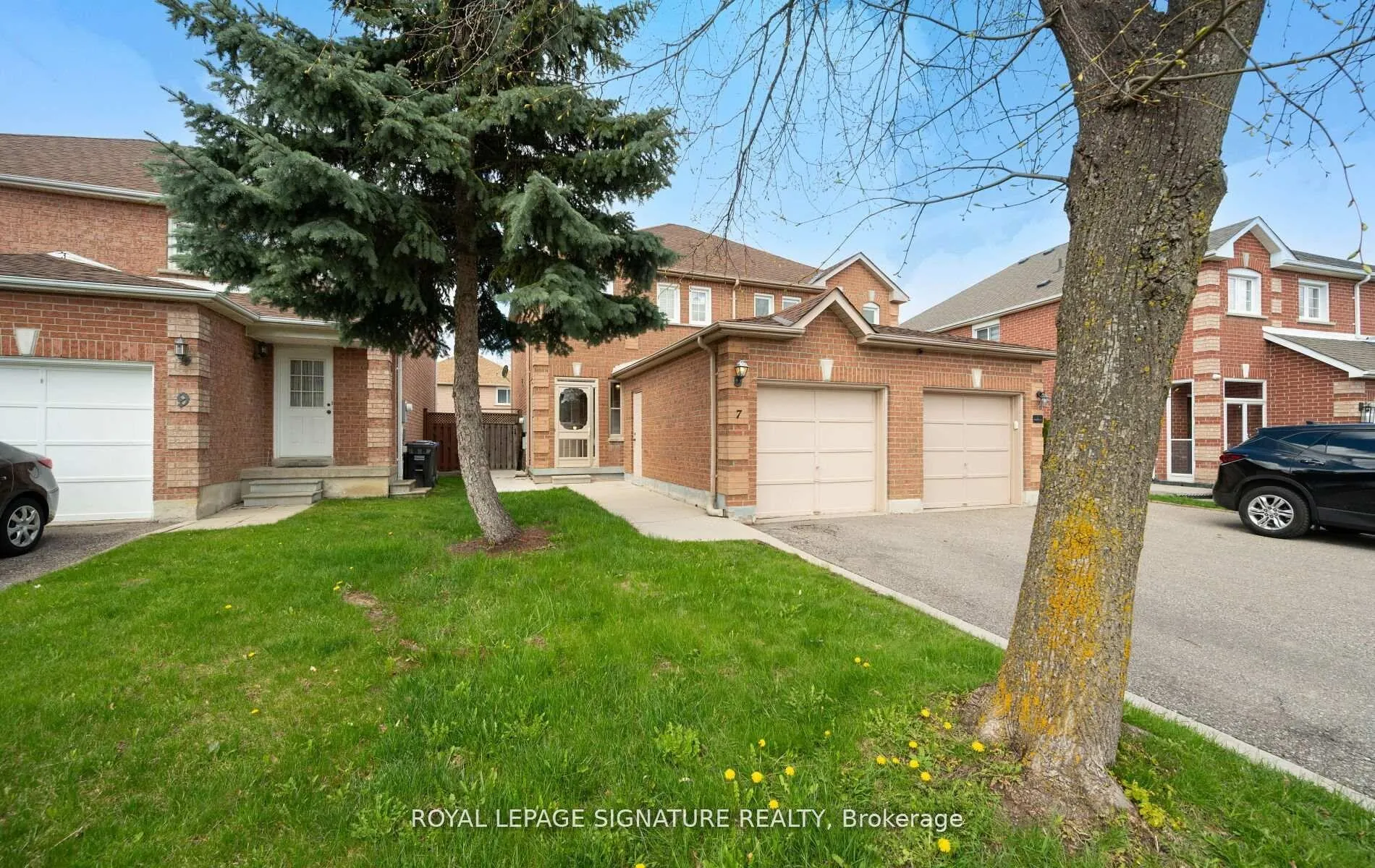 Photo 3 of 7 Kitto Court, Brampton, Fletcher's West — HOMEH