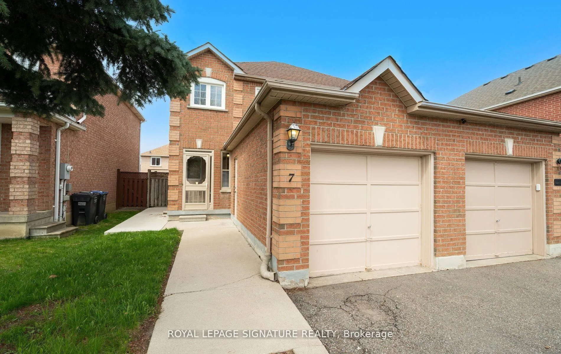 Photo 4 of 7 Kitto Court, Brampton, Fletcher's West — HOMEH