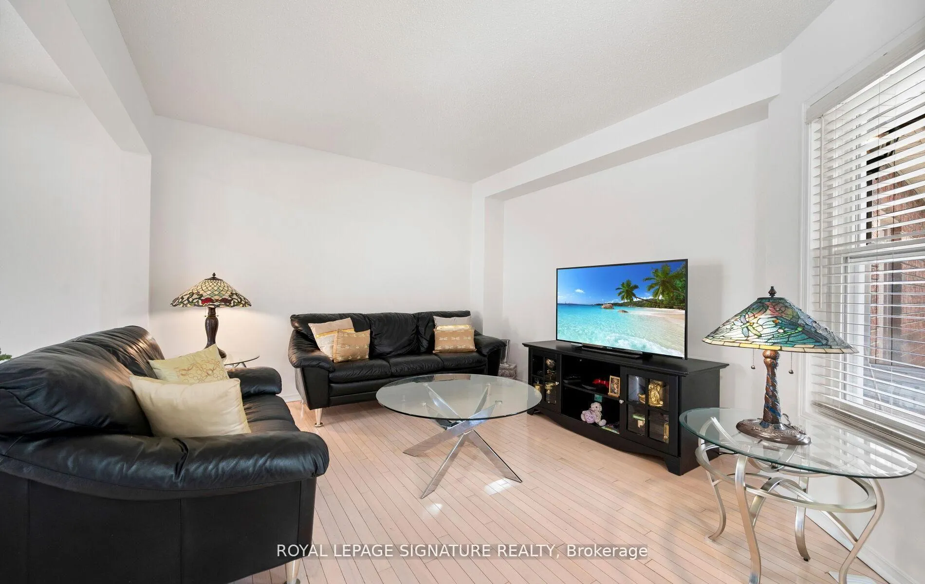 Photo 8 of 7 Kitto Court, Brampton, Fletcher's West — HOMEH