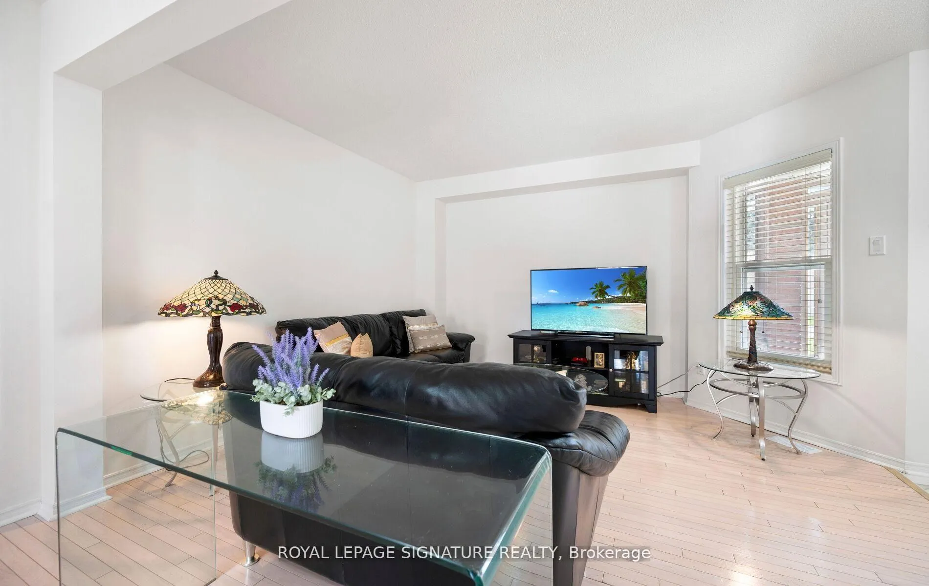 Photo 9 of 7 Kitto Court, Brampton, Fletcher's West — HOMEH