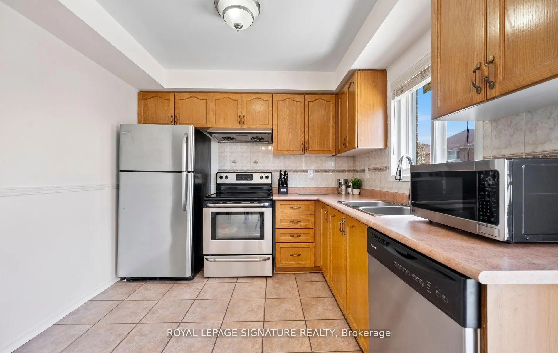 Photo 17 of 7 Kitto Court, Brampton, Fletcher's West — HOMEH