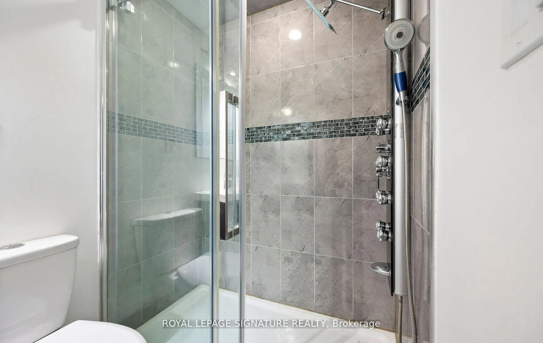 Photo 34 of 7 Kitto Court, Brampton, Fletcher's West — HOMEH