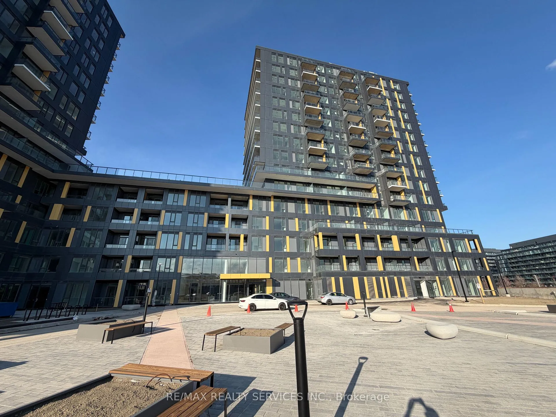 Photo 1 of Unit 325, 4878 Powers Common, Burlington, Alton — HOMEH