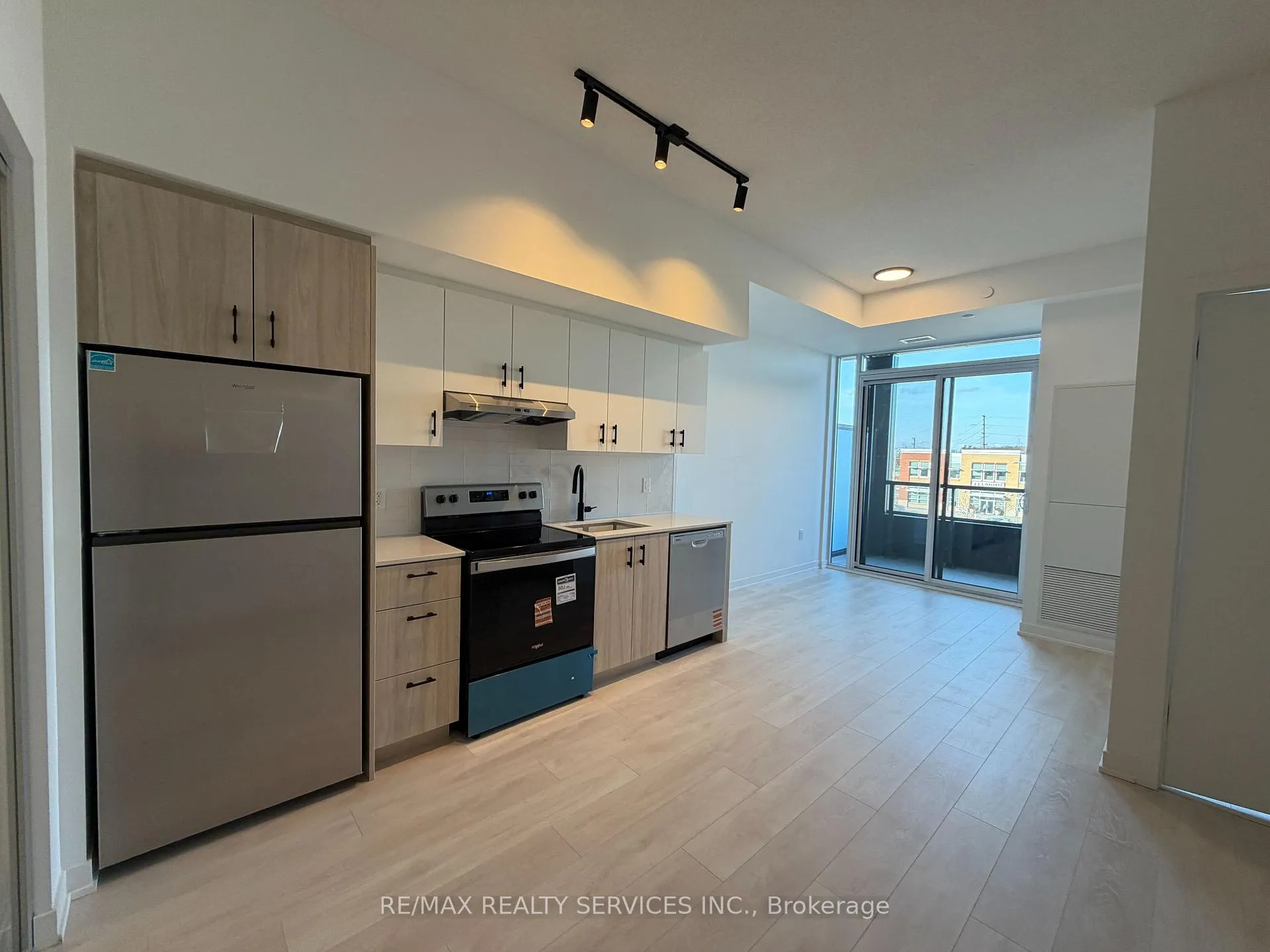 Photo 6 of Unit 325, 4878 Powers Common, Burlington, Alton — HOMEH