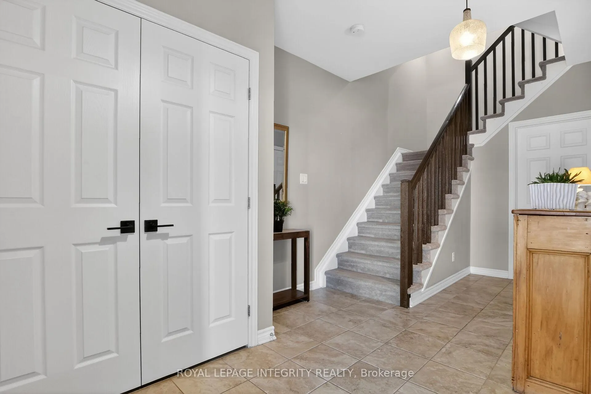 Photo 5 of 608 Chaperal Private, Ottawa, Avalon West — HOMEH