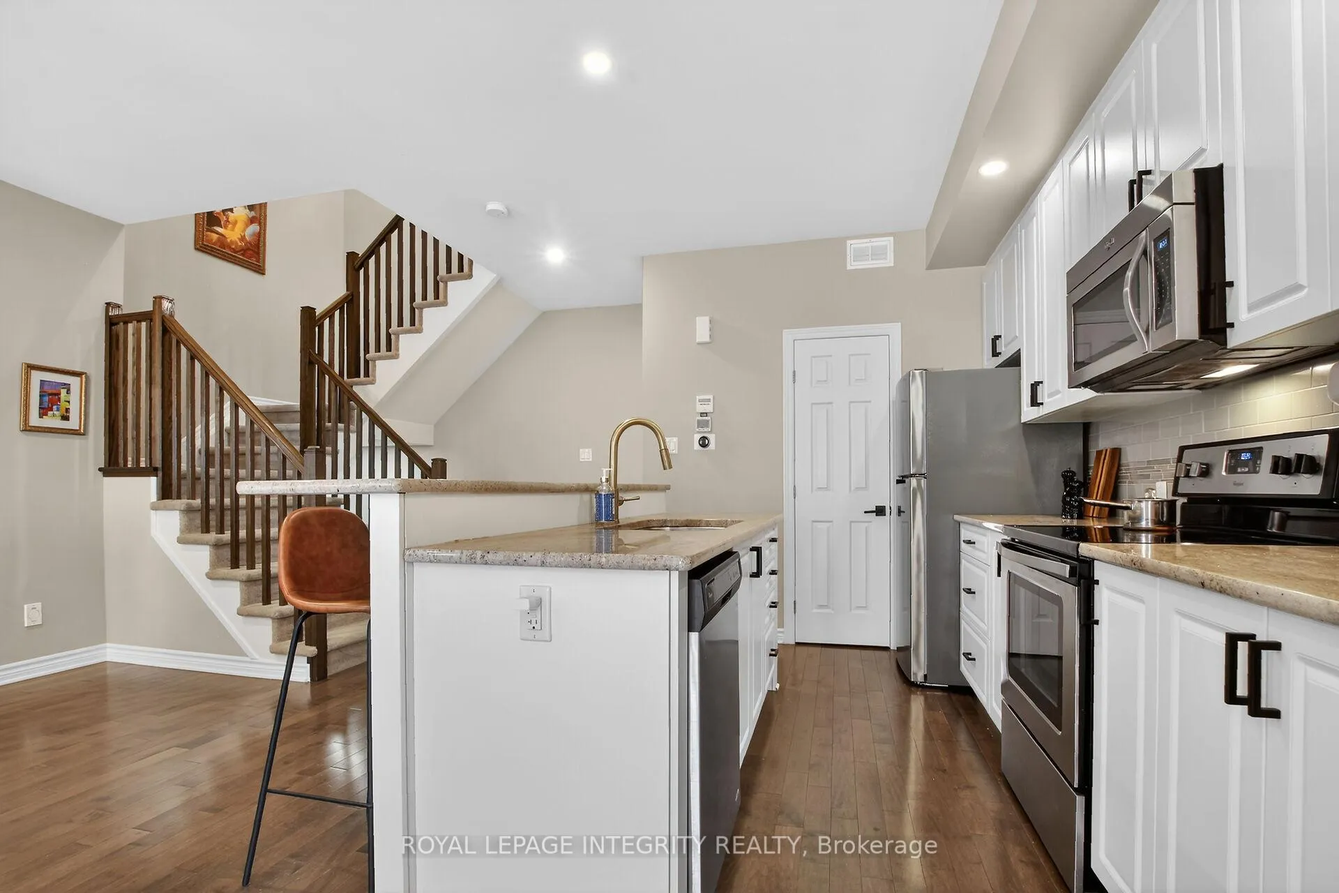Photo 12 of 608 Chaperal Private, Ottawa, Avalon West — HOMEH
