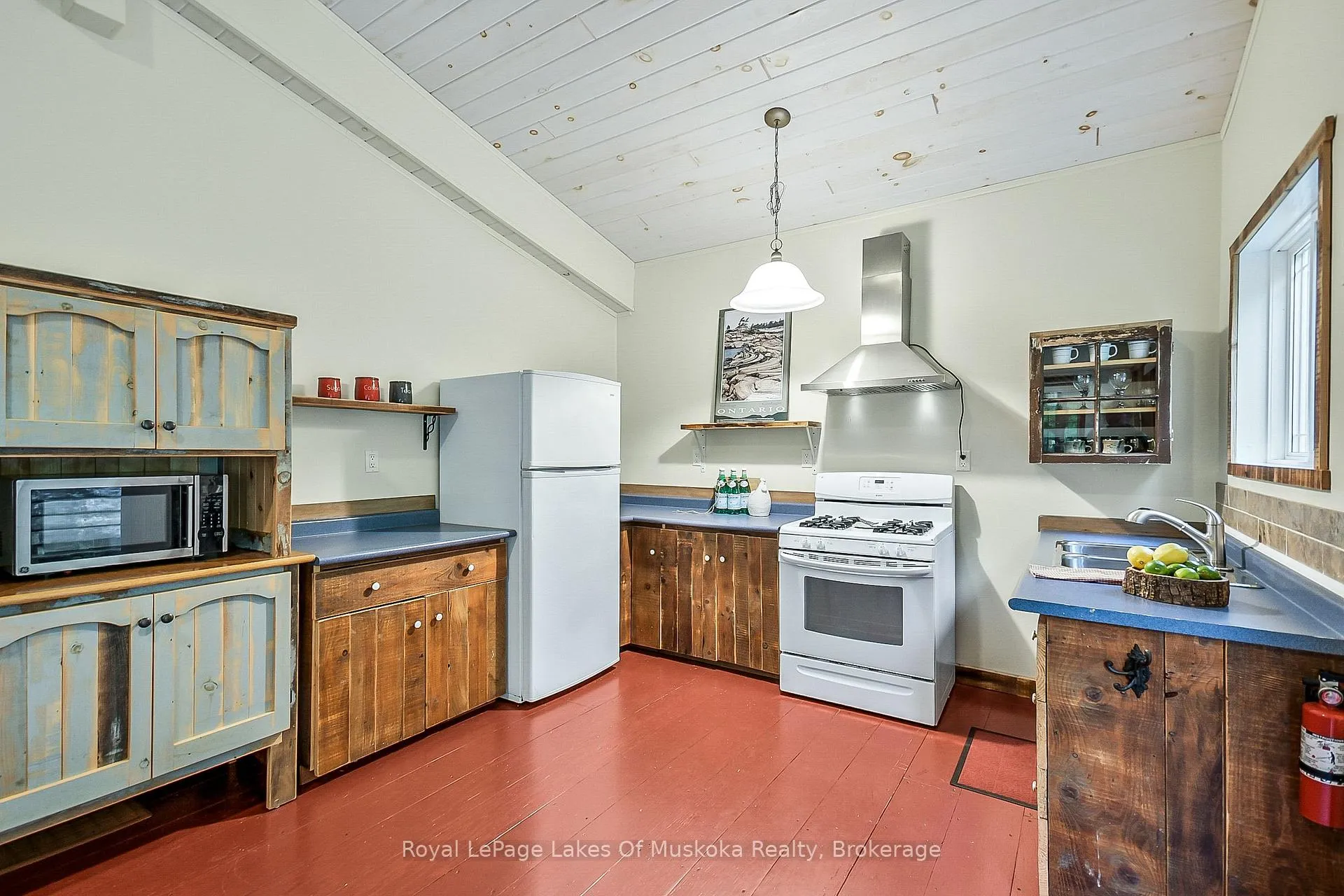 Photo 5 of 1009 Kirbys Beach Road, Bracebridge, Muskoka (N) — HOMEH