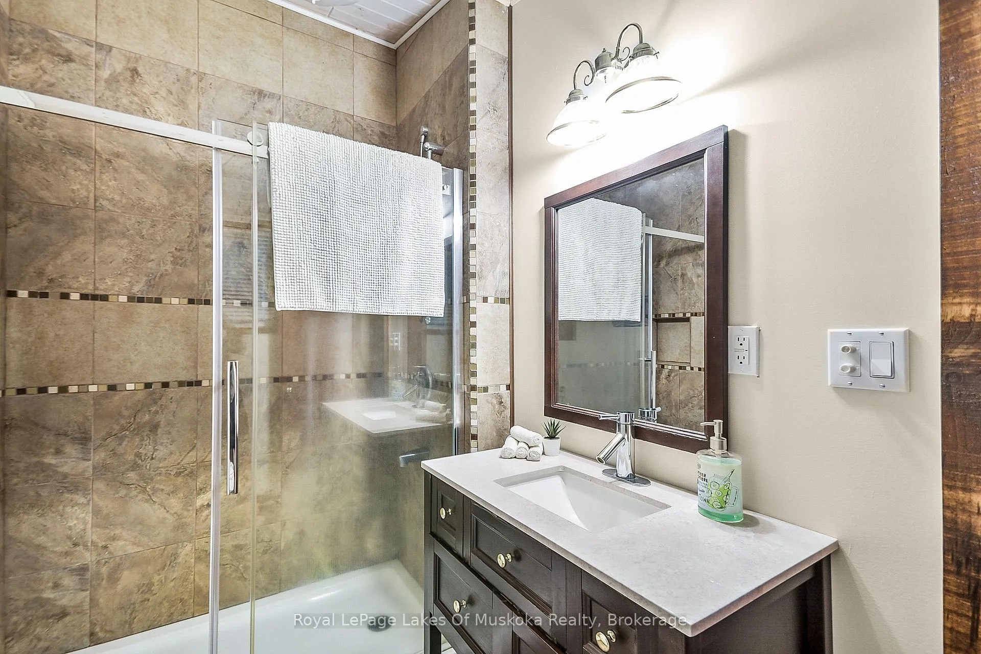 Photo 13 of 1009 Kirbys Beach Road, Bracebridge, Muskoka (N) — HOMEH
