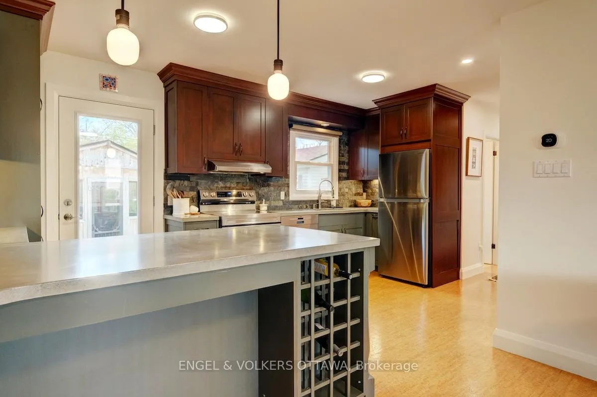 Photo 15 of 1812 Saunderson Drive, Ottawa, Elmvale Acres — HOMEH