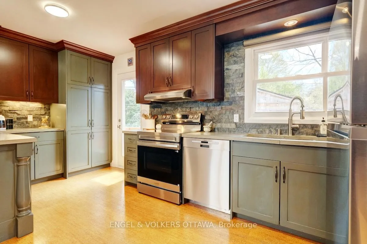 Photo 18 of 1812 Saunderson Drive, Ottawa, Elmvale Acres — HOMEH