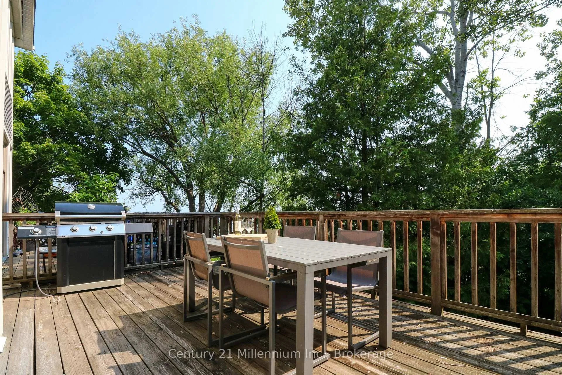 Photo 12 of 36 Lighthouse Lane E, Collingwood — HOMEH