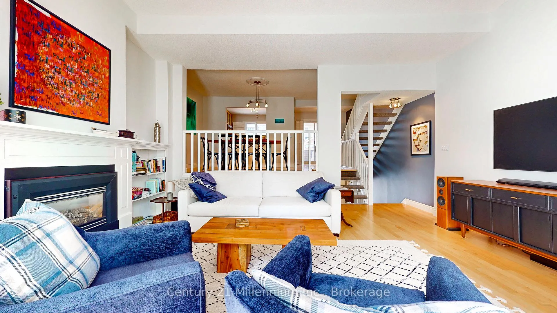 Photo 16 of 36 Lighthouse Lane E, Collingwood — HOMEH