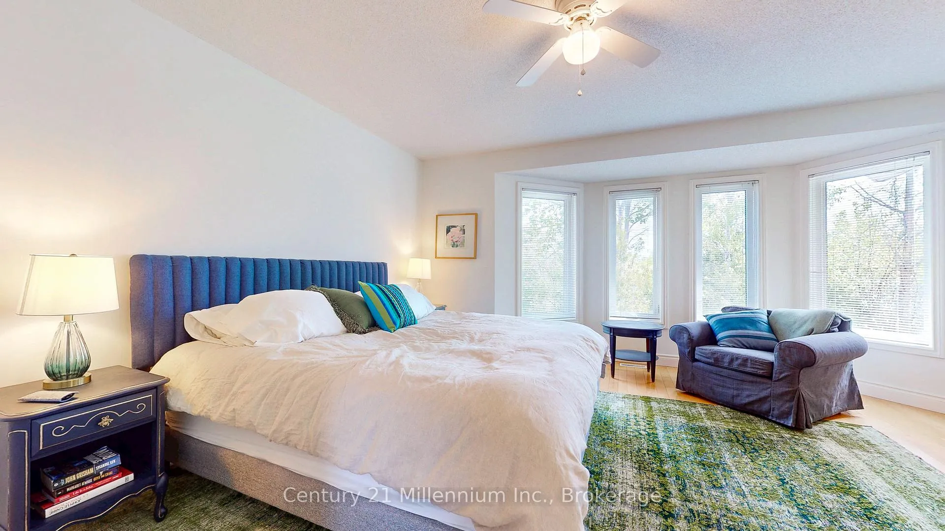 Photo 30 of 36 Lighthouse Lane E, Collingwood — HOMEH