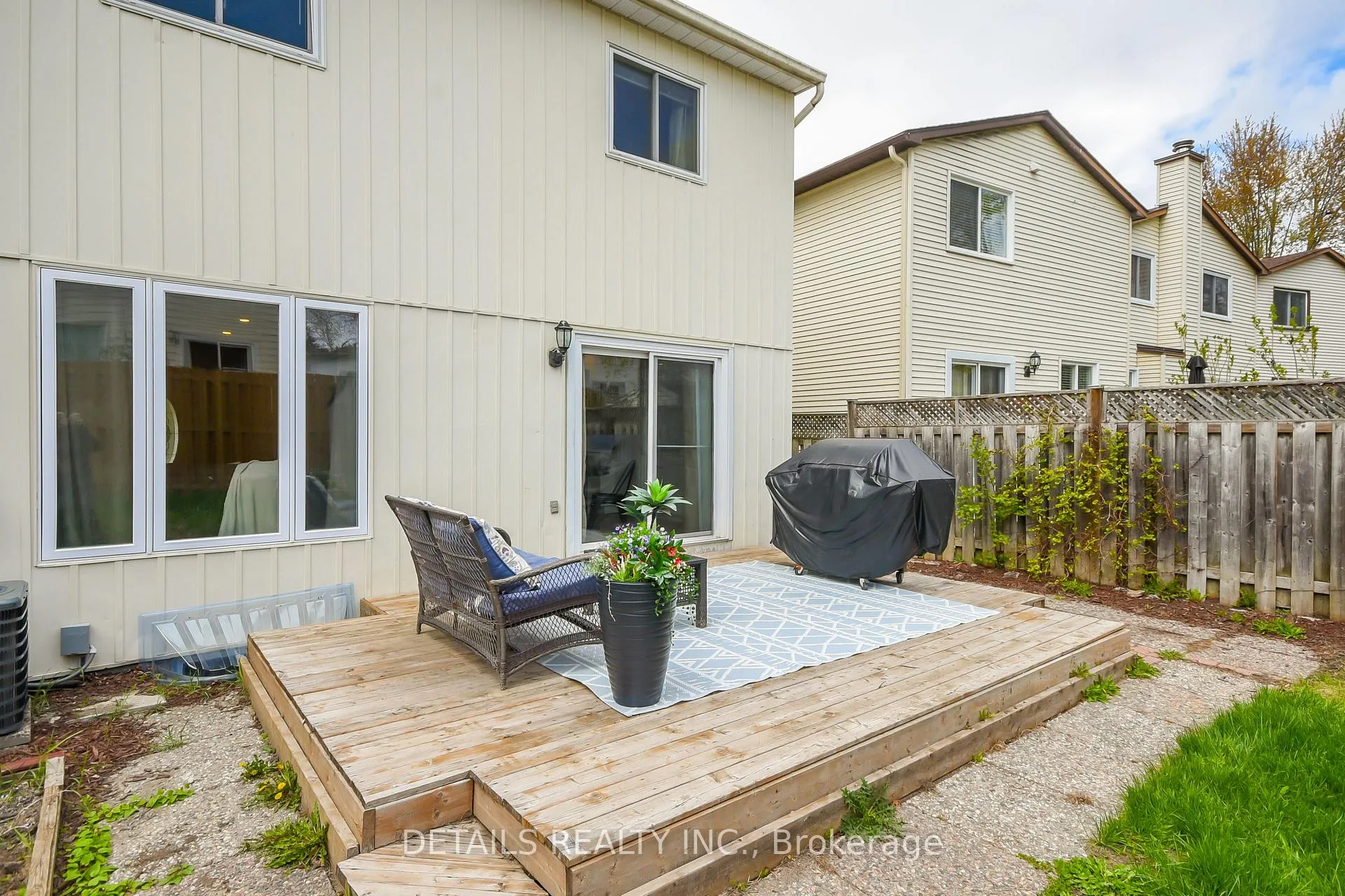 Photo 5 of 229 Equestrian Drive, Ottawa, Kanata - Bridlewood — HOMEH