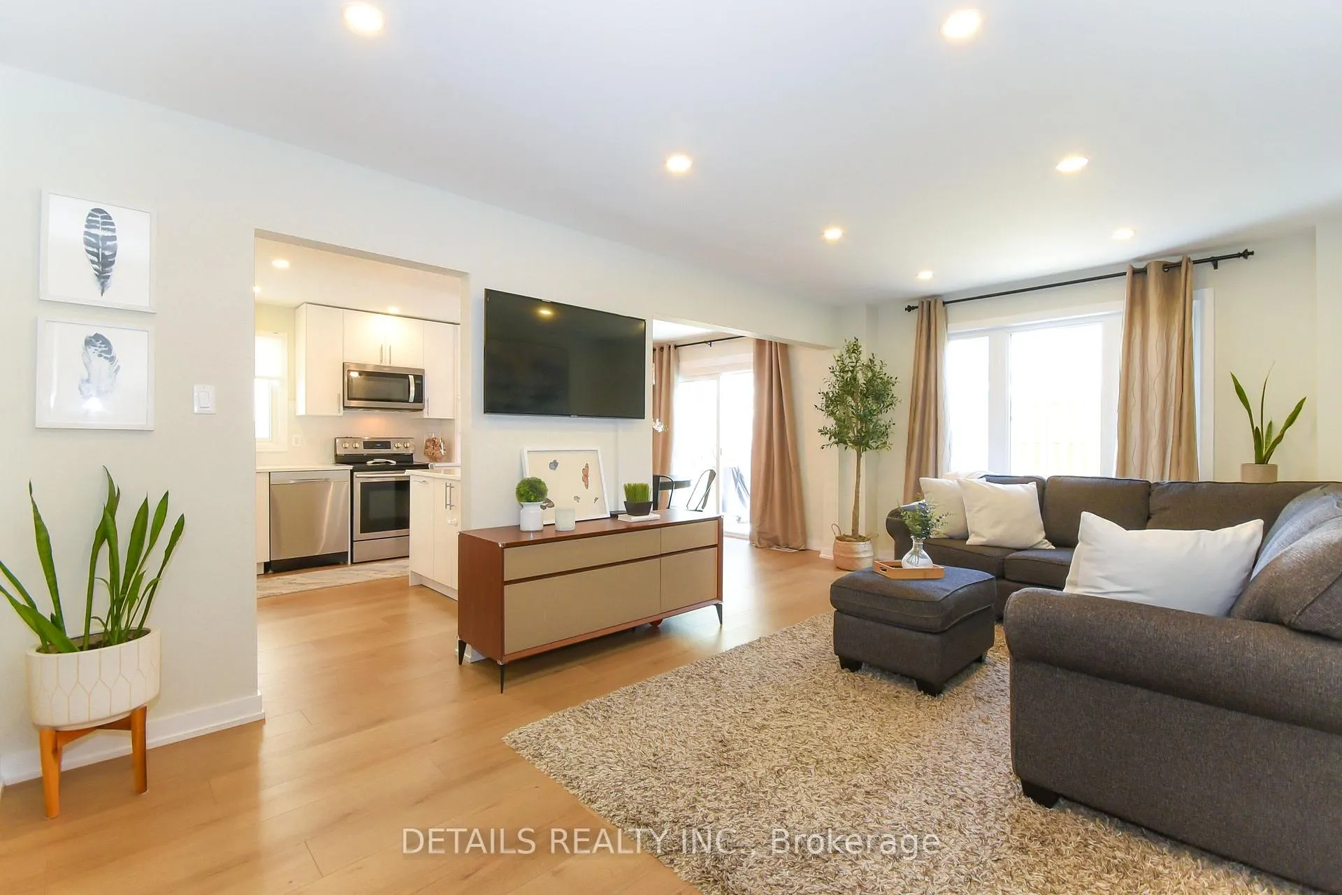 Photo 13 of 229 Equestrian Drive, Ottawa, Kanata - Bridlewood — HOMEH