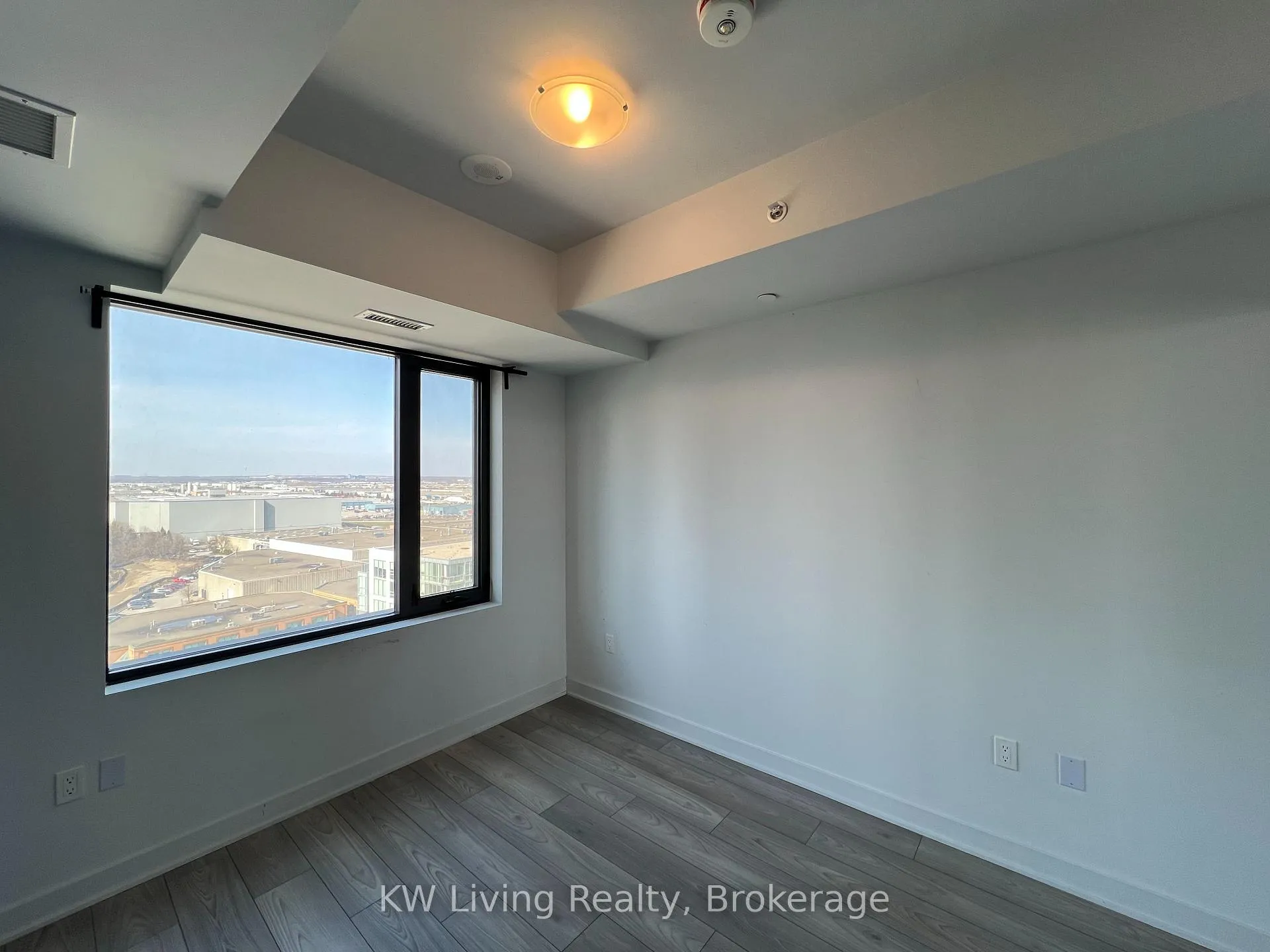 Photo 11 of Unit 1103, 2920 Hwy 7, Vaughan, Concord — HOMEH