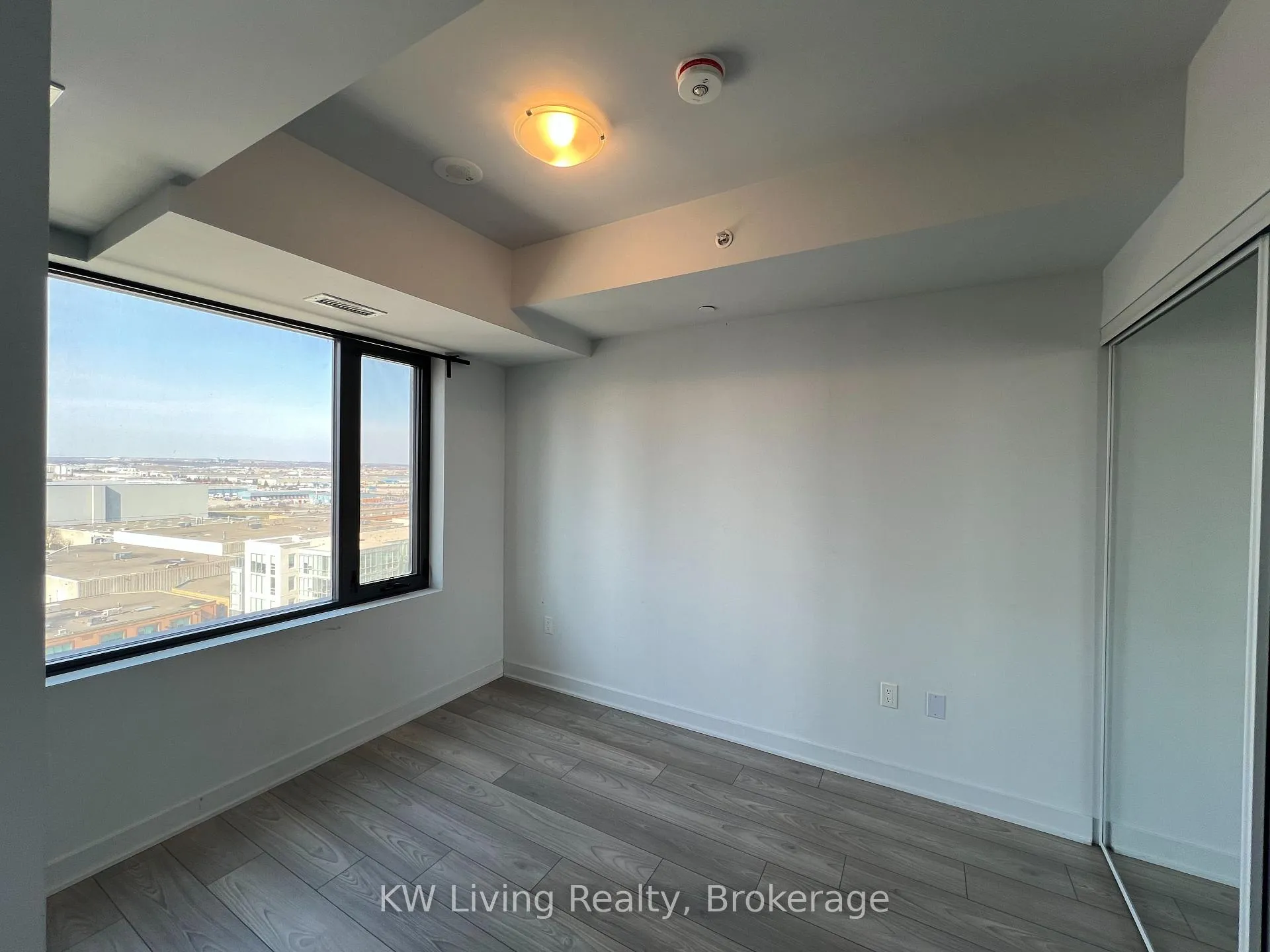 Photo 12 of Unit 1103, 2920 Hwy 7, Vaughan, Concord — HOMEH