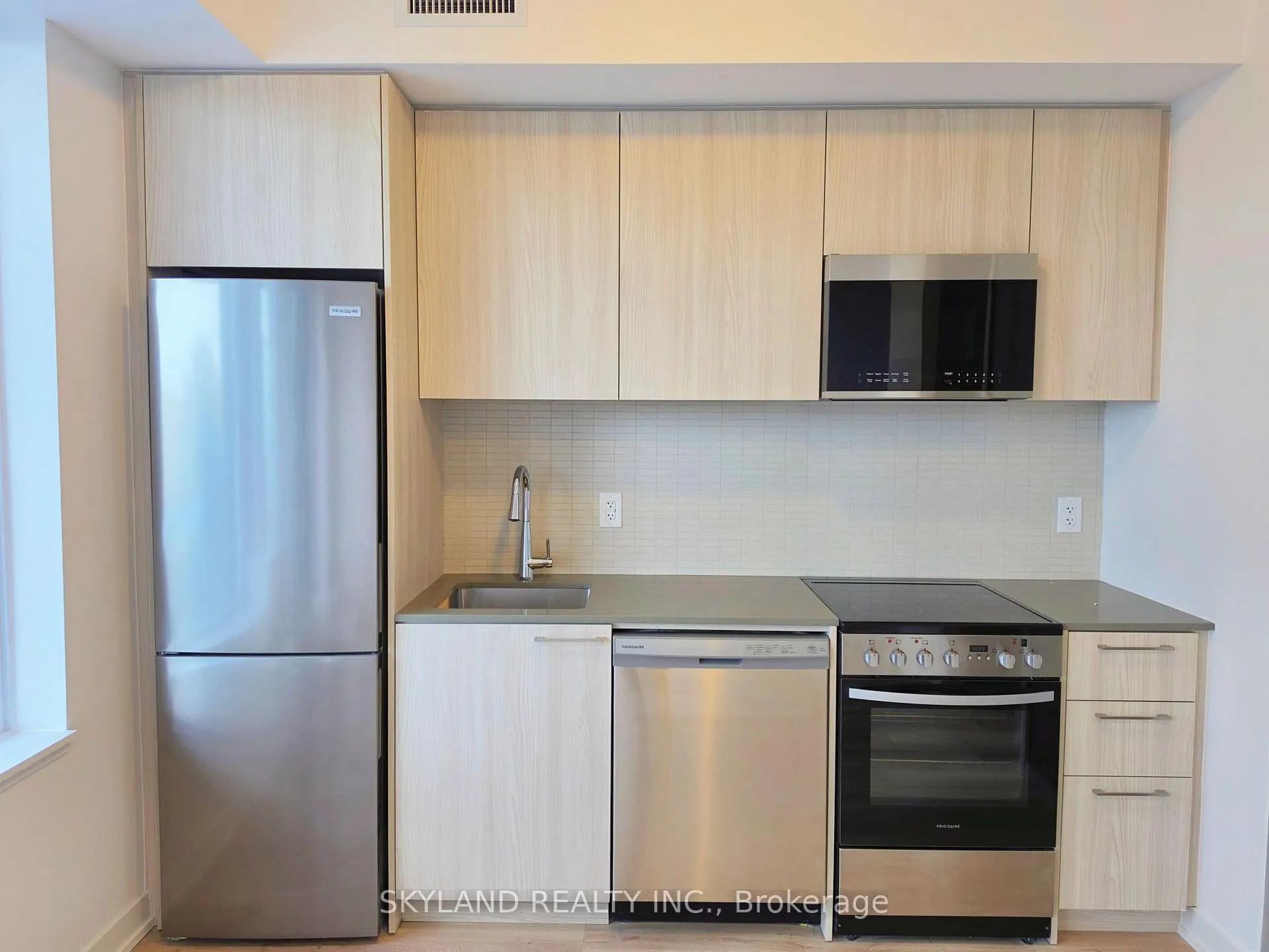 Photo 3 of Unit 409B, 7437 Kingston Road, Scarborough, Rouge — HOMEH