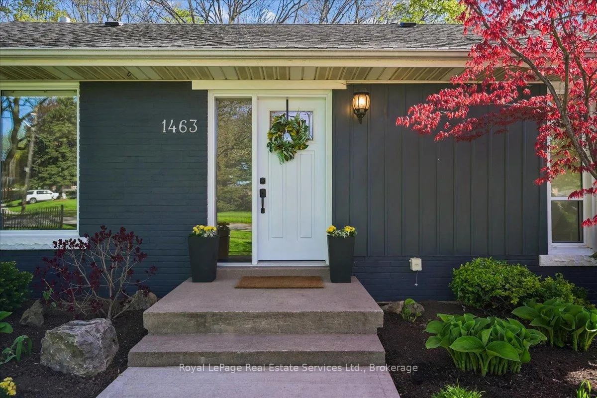 Photo 2 of 1463 Augustine Drive, Burlington, Mountainside — HOMEH