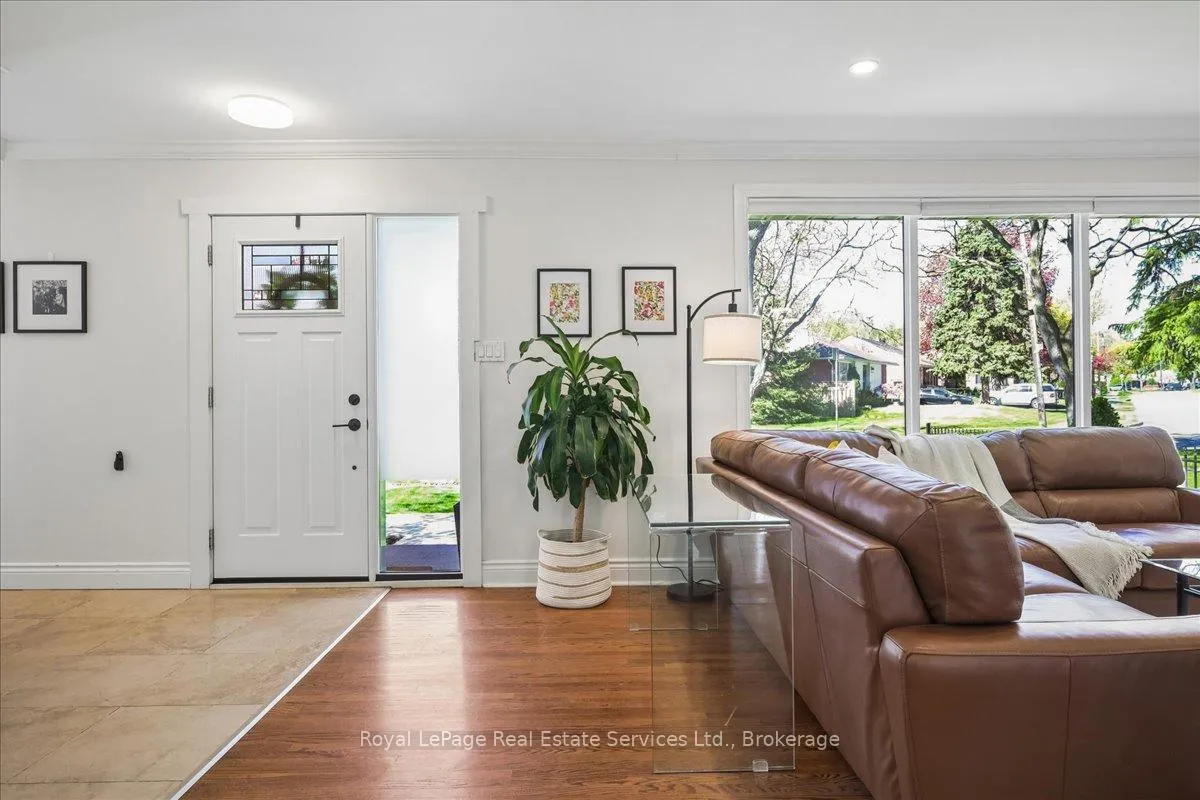 Photo 3 of 1463 Augustine Drive, Burlington, Mountainside — HOMEH