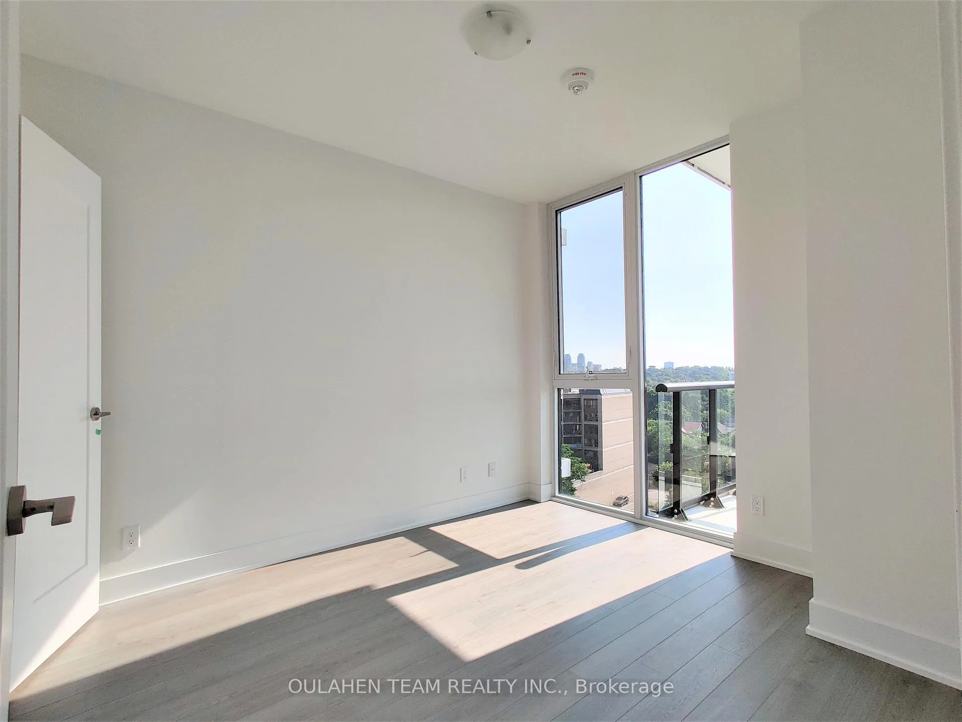 Photo 5 of Unit 812, 1 Belsize Drive, Toronto, Mount Pleasant West — HOMEH