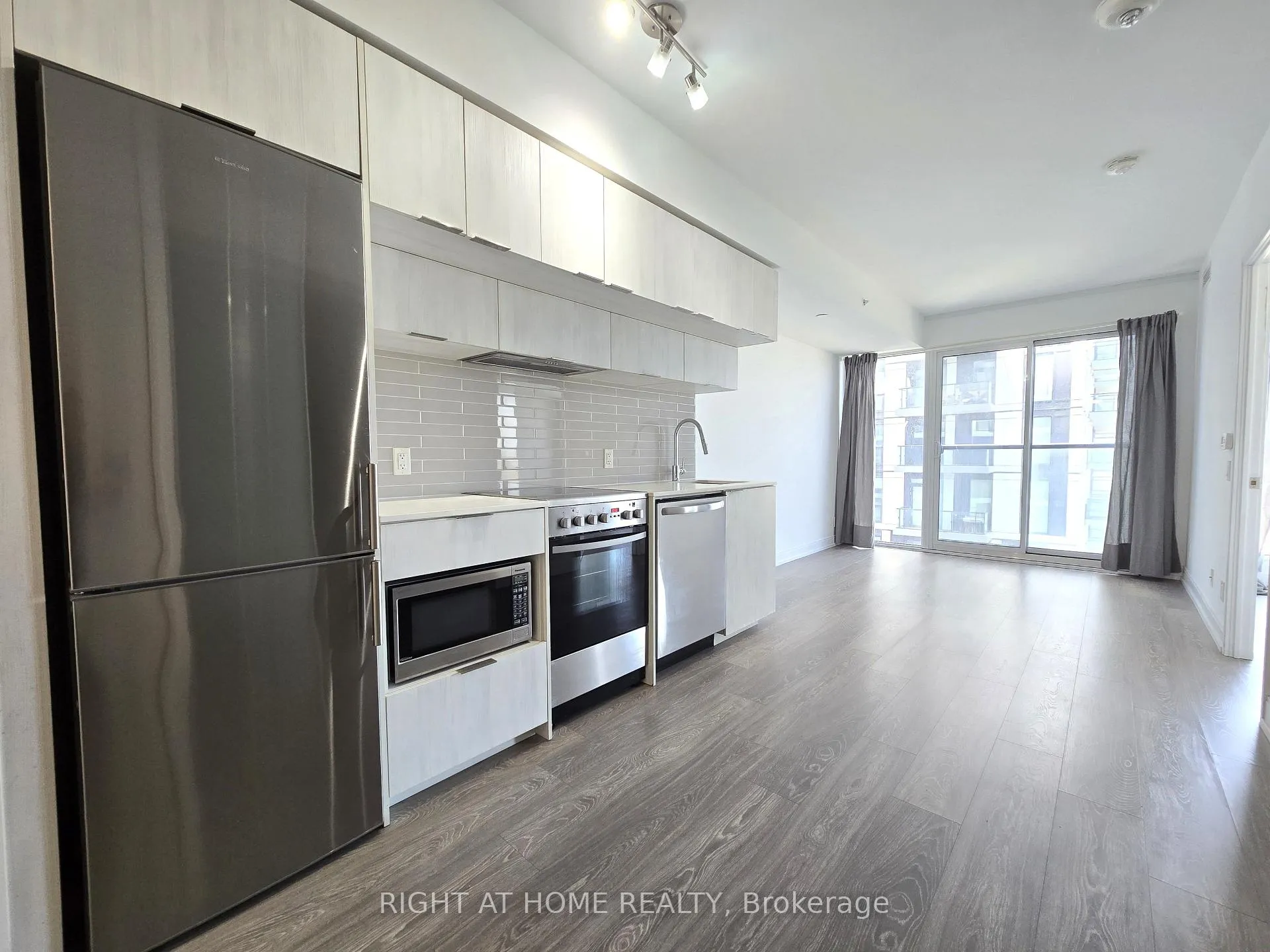Photo 3 of Unit 3802, 181 Dundas Street E, Toronto, Moss Park — HOMEH