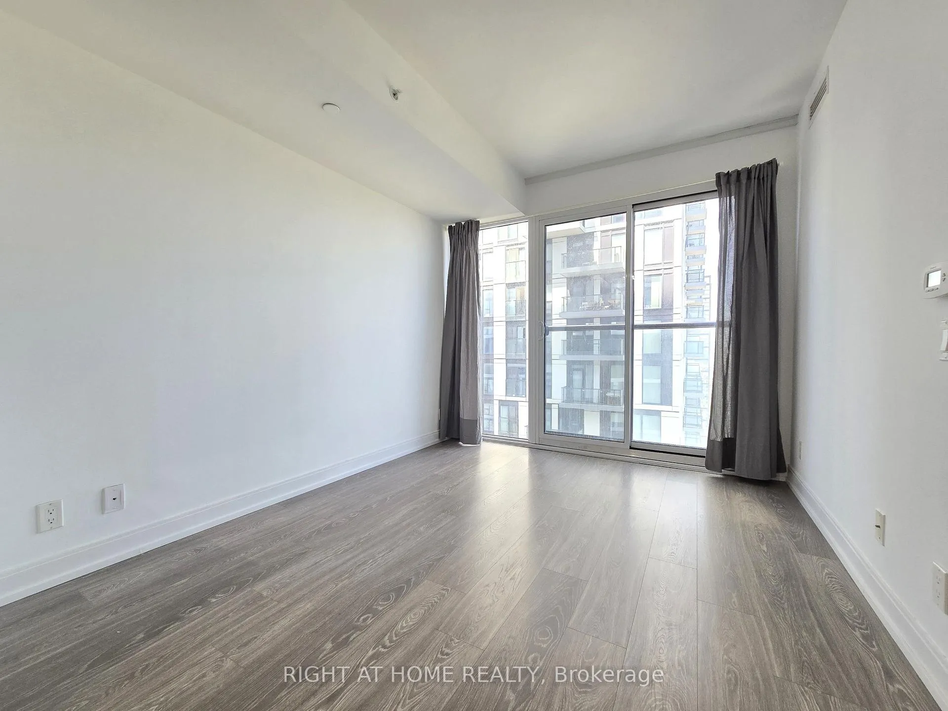 Photo 4 of Unit 3802, 181 Dundas Street E, Toronto, Moss Park — HOMEH