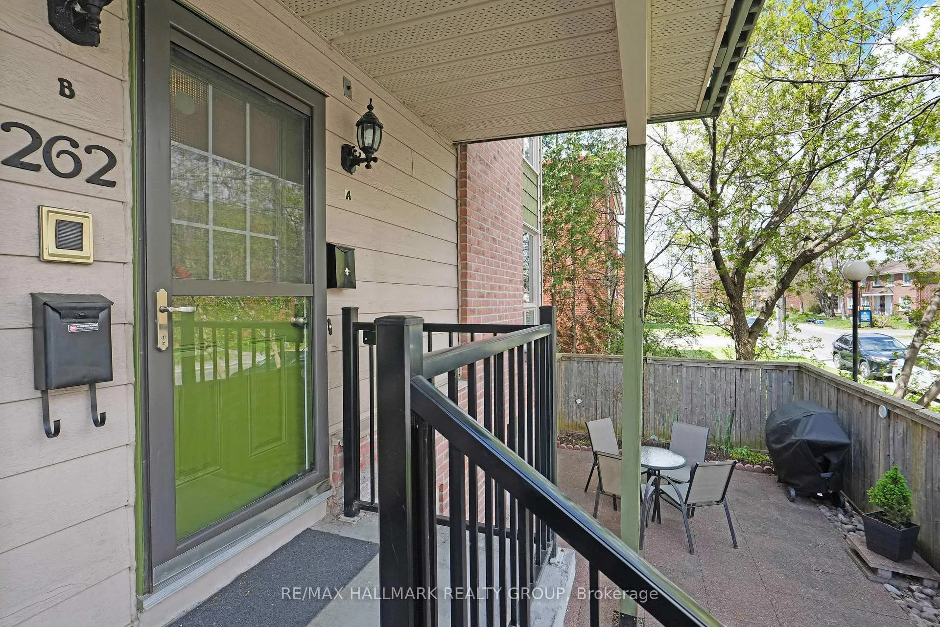 Photo 3 of 262A Presland Road, Ottawa, Overbrook/Castle Heights — HOMEH