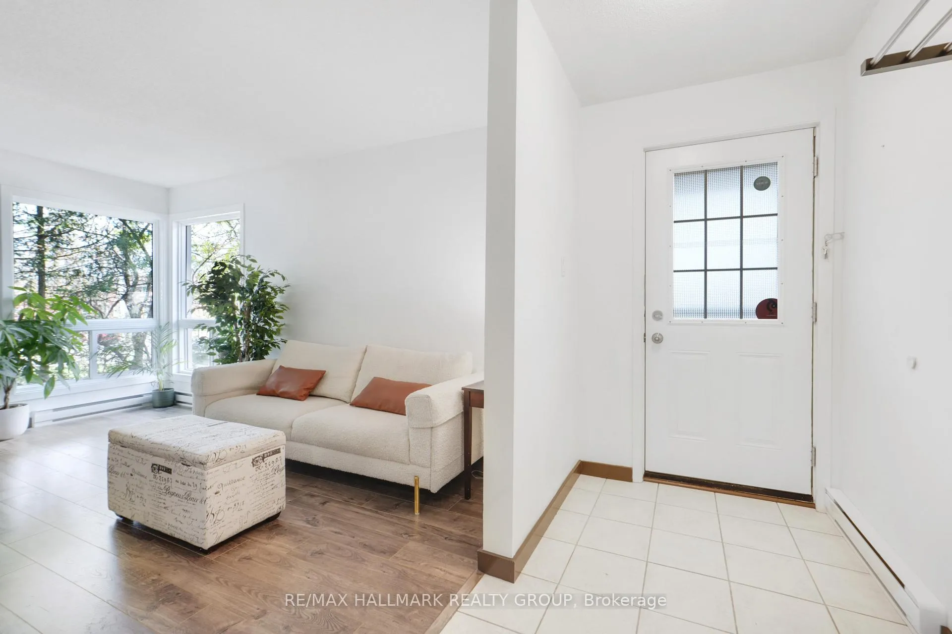 Photo 4 of 262A Presland Road, Ottawa, Overbrook/Castle Heights — HOMEH