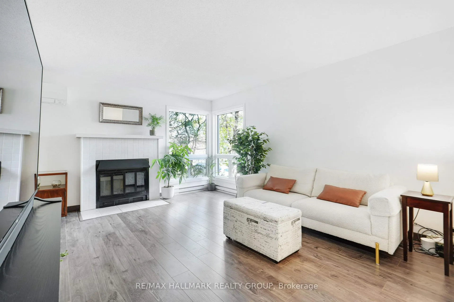Photo 5 of 262A Presland Road, Ottawa, Overbrook/Castle Heights — HOMEH