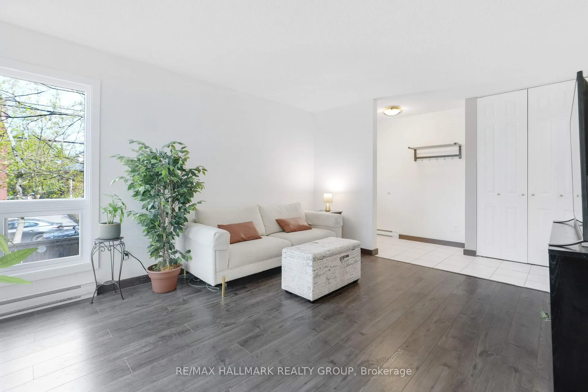 Photo 9 of 262A Presland Road, Ottawa, Overbrook/Castle Heights — HOMEH