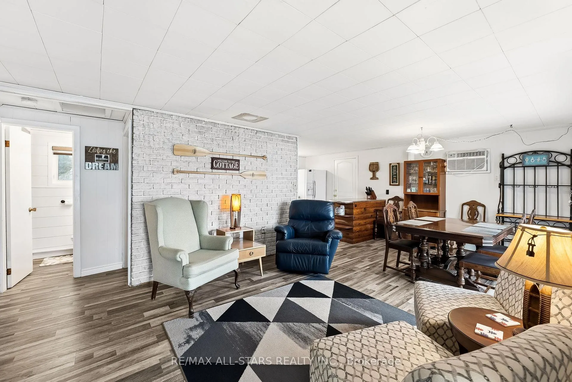 Photo 16 of 42 Riverside Drive, Kawartha Lakes, Lindsay — HOMEH