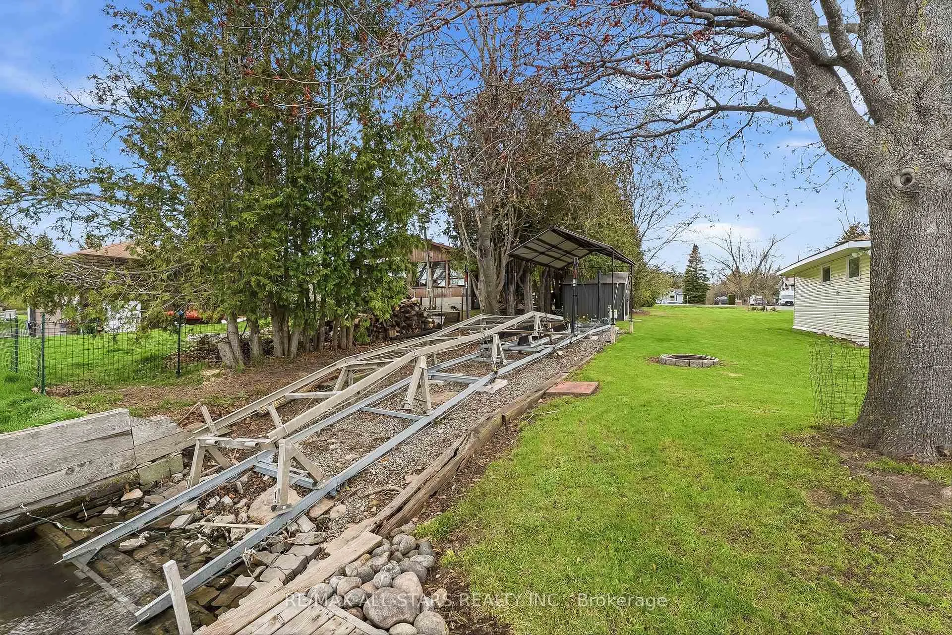 Photo 37 of 42 Riverside Drive, Kawartha Lakes, Lindsay — HOMEH