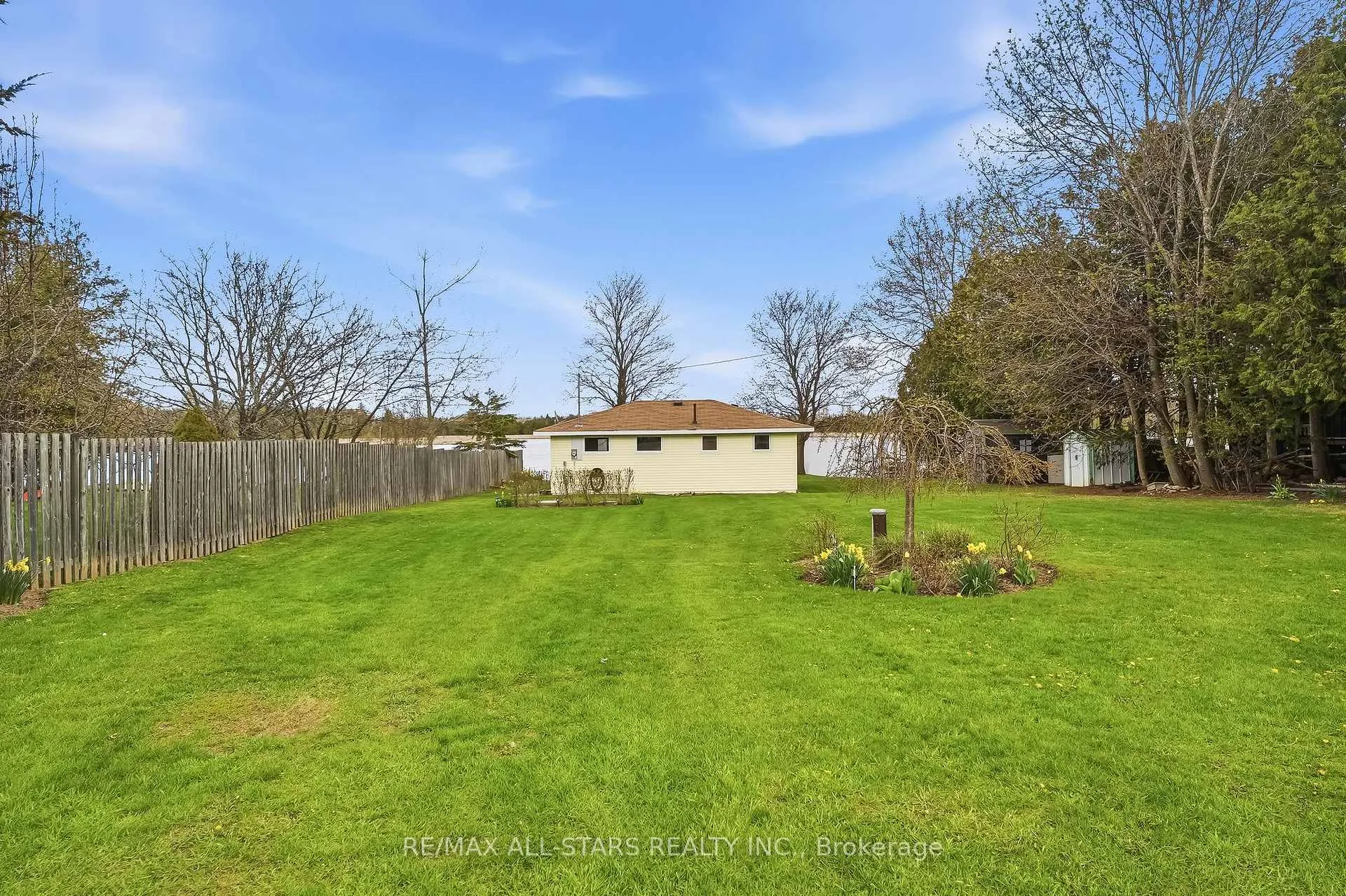 Photo 44 of 42 Riverside Drive, Kawartha Lakes, Lindsay — HOMEH