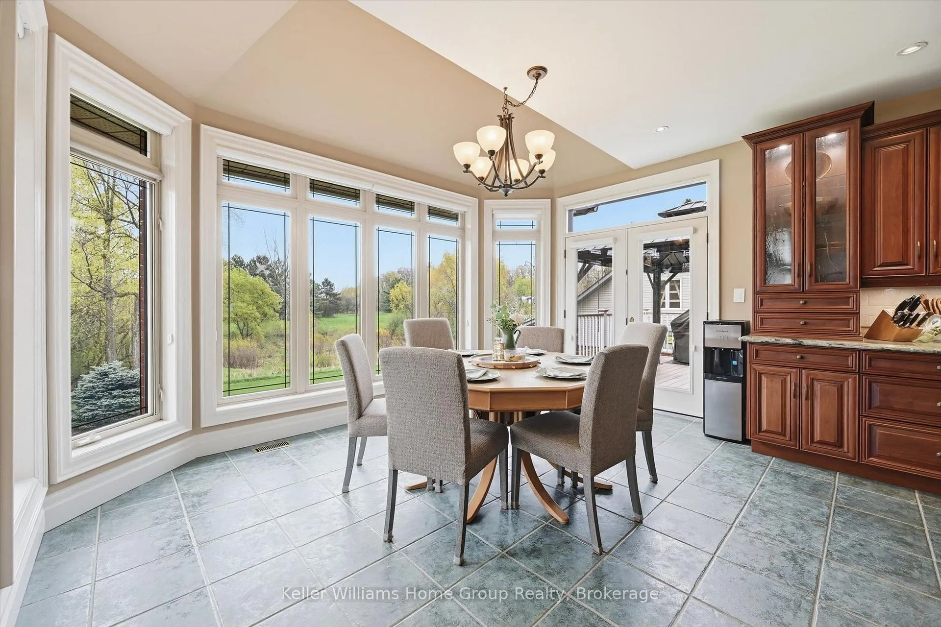 Photo 11 of 6423 Chelsea Road, Burlington, Rural Burlington — HOMEH