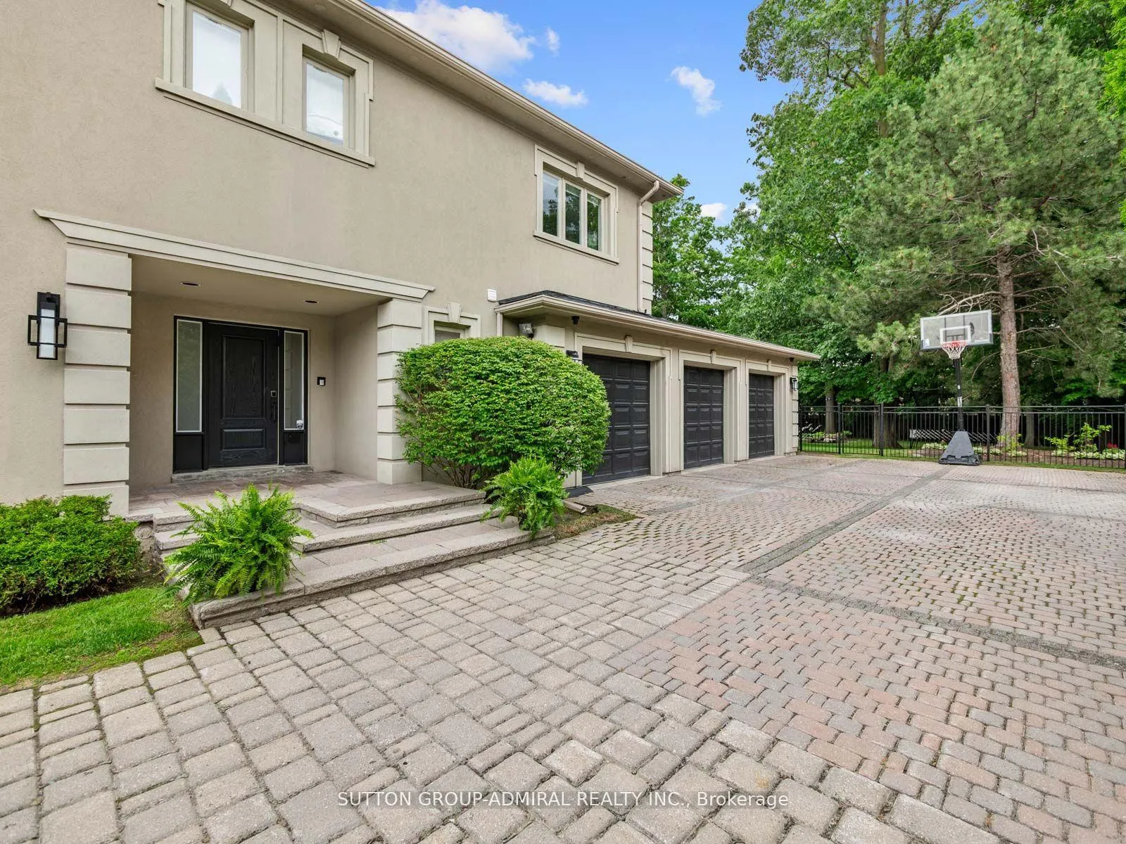 Photo 2 of 50 Renaissance Court, Vaughan, Beverley Glen — HOMEH