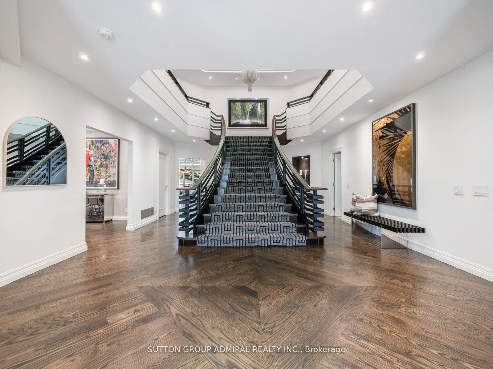 Photo 5 of 50 Renaissance Court, Vaughan, Beverley Glen — HOMEH