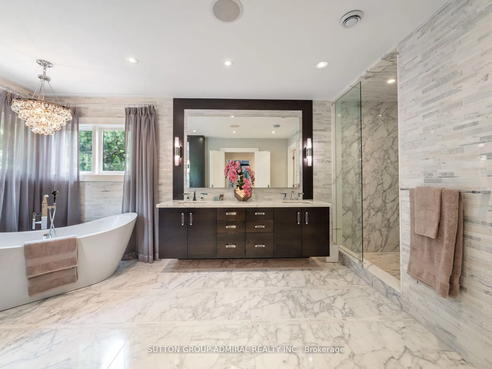 Photo 22 of 50 Renaissance Court, Vaughan, Beverley Glen — HOMEH