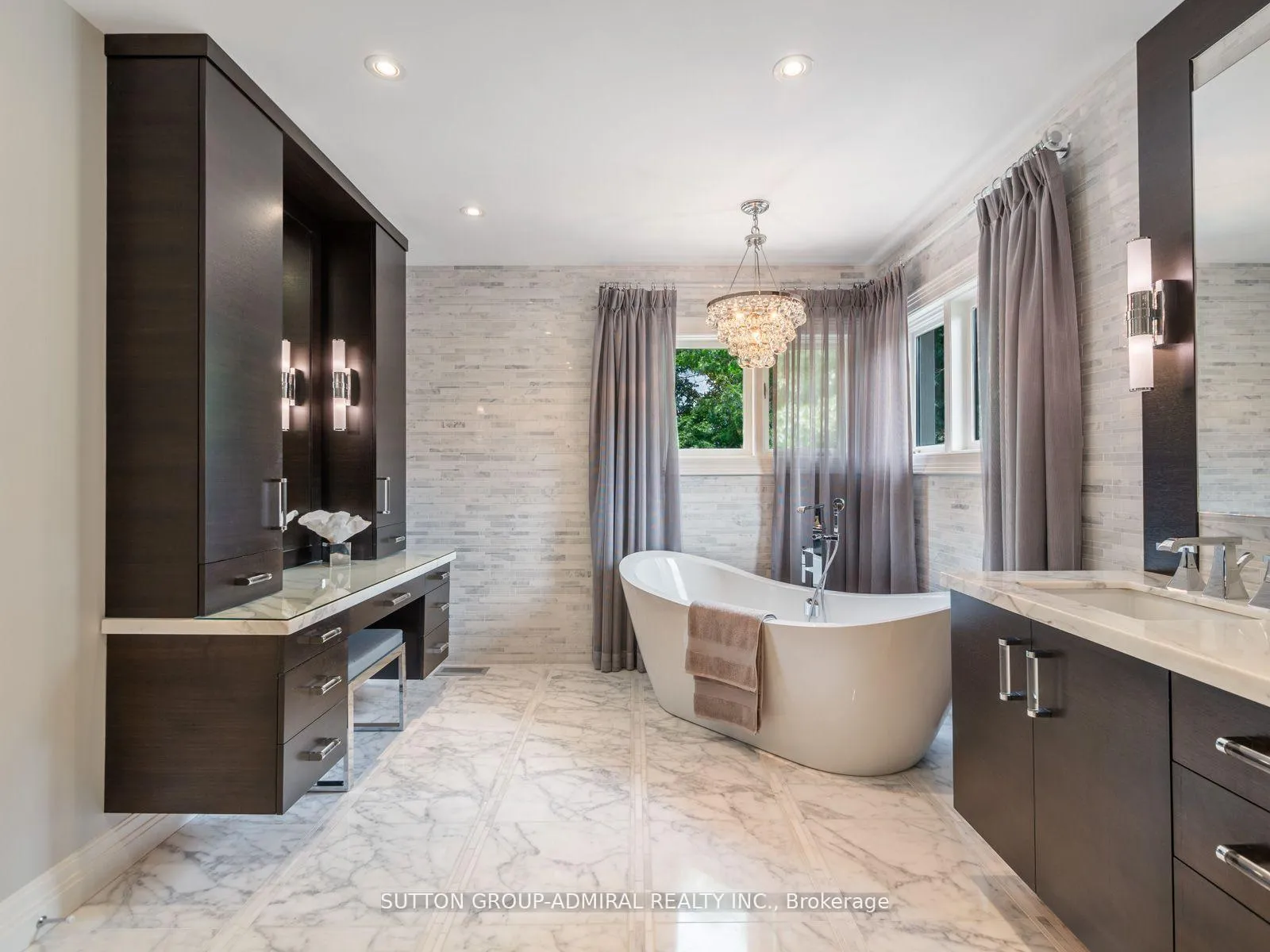 Photo 23 of 50 Renaissance Court, Vaughan, Beverley Glen — HOMEH