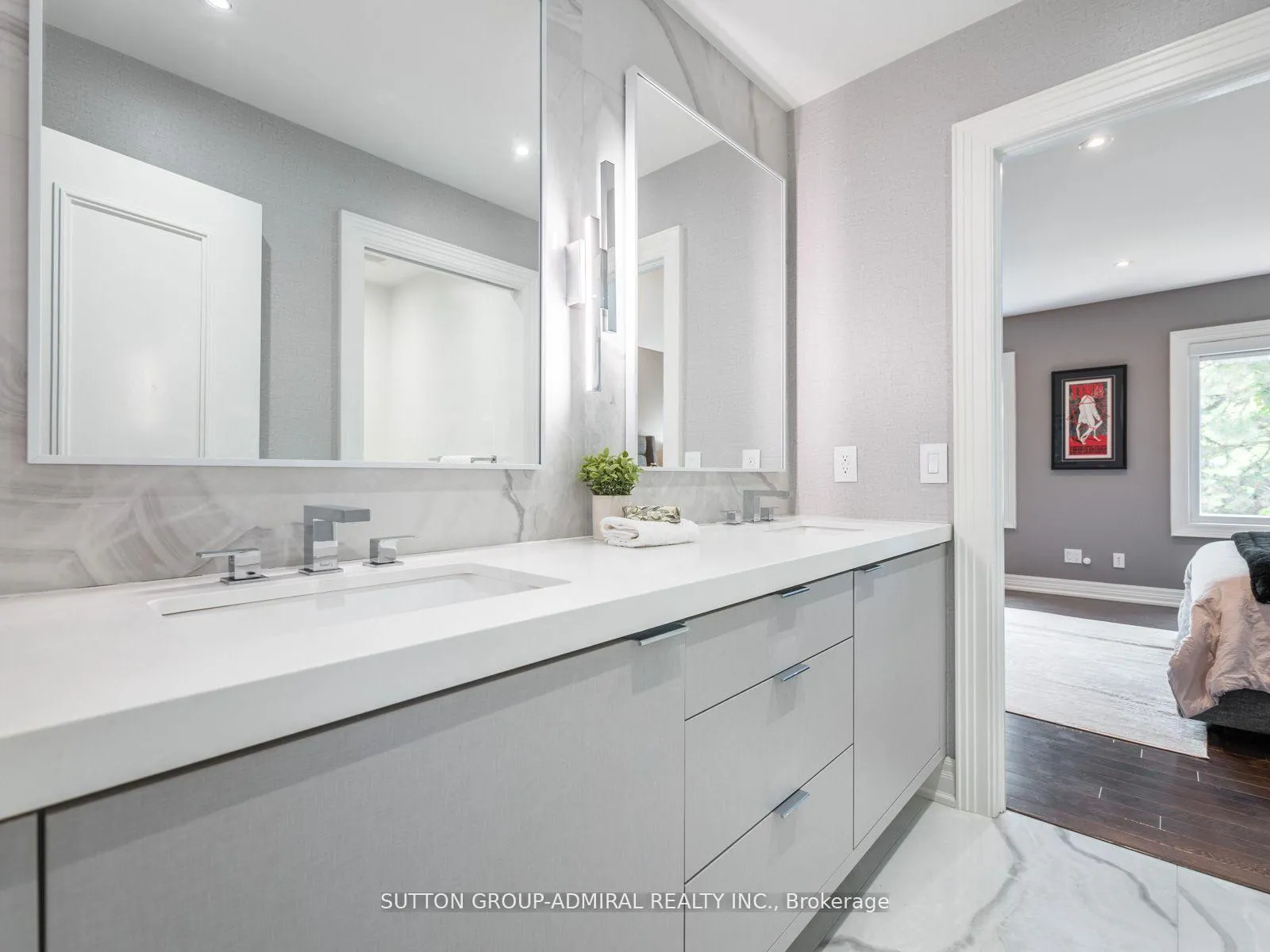 Photo 25 of 50 Renaissance Court, Vaughan, Beverley Glen — HOMEH