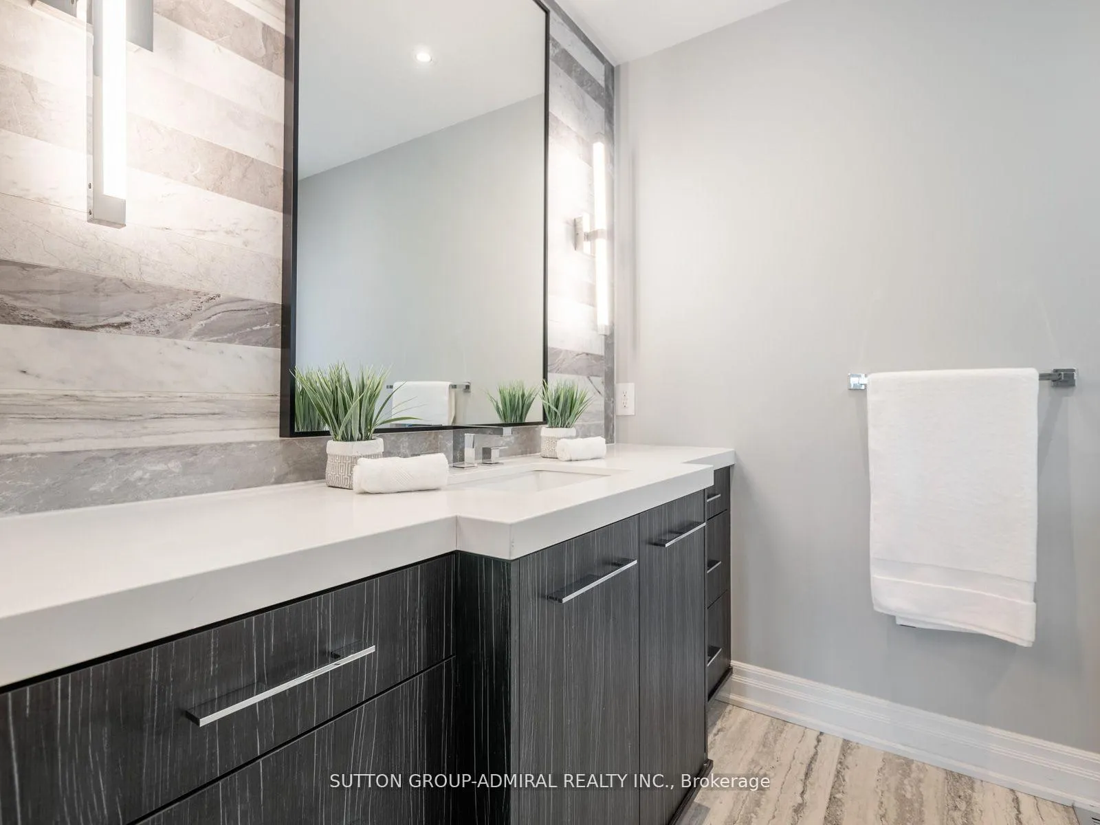 Photo 28 of 50 Renaissance Court, Vaughan, Beverley Glen — HOMEH