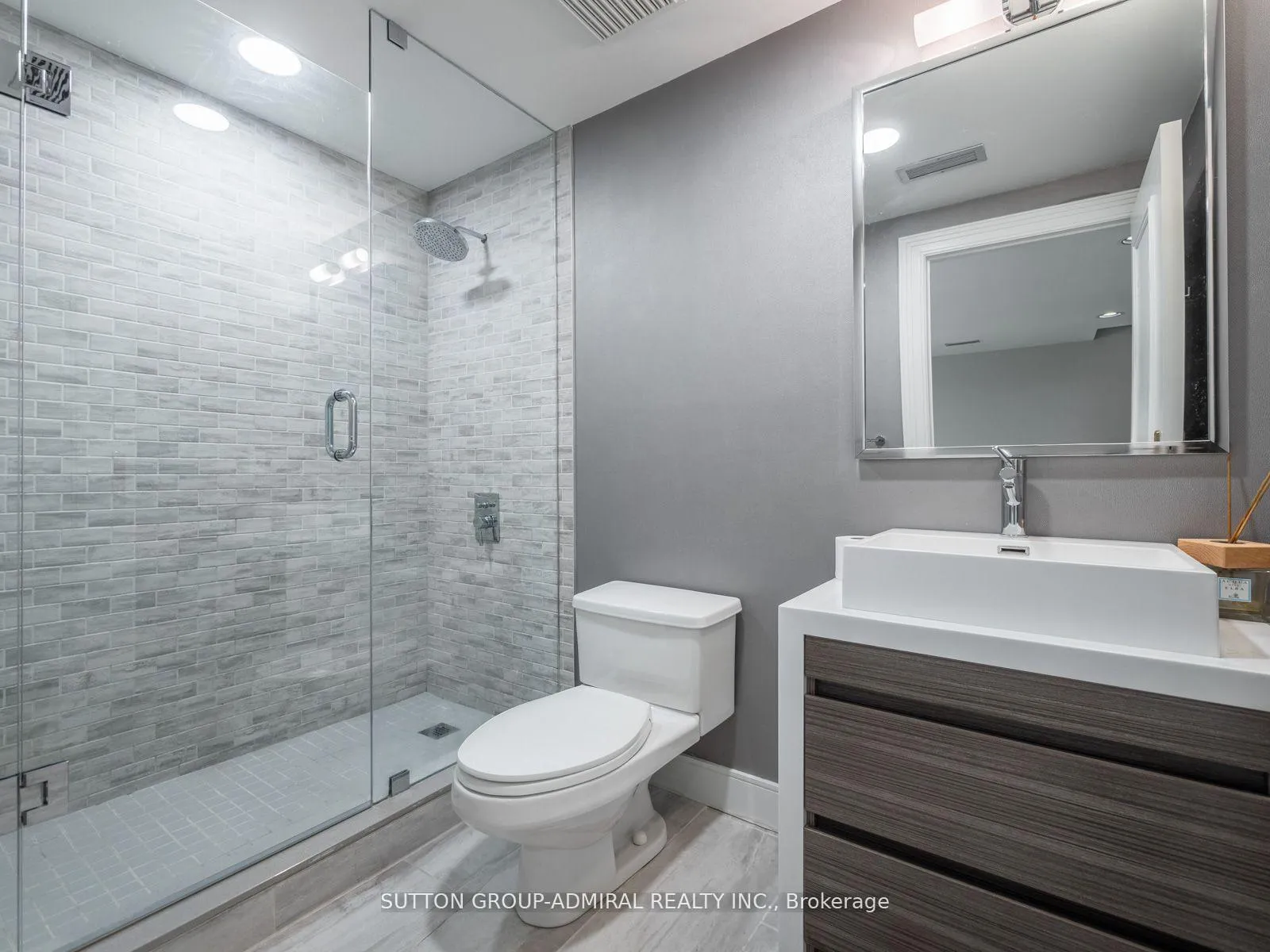 Photo 33 of 50 Renaissance Court, Vaughan, Beverley Glen — HOMEH