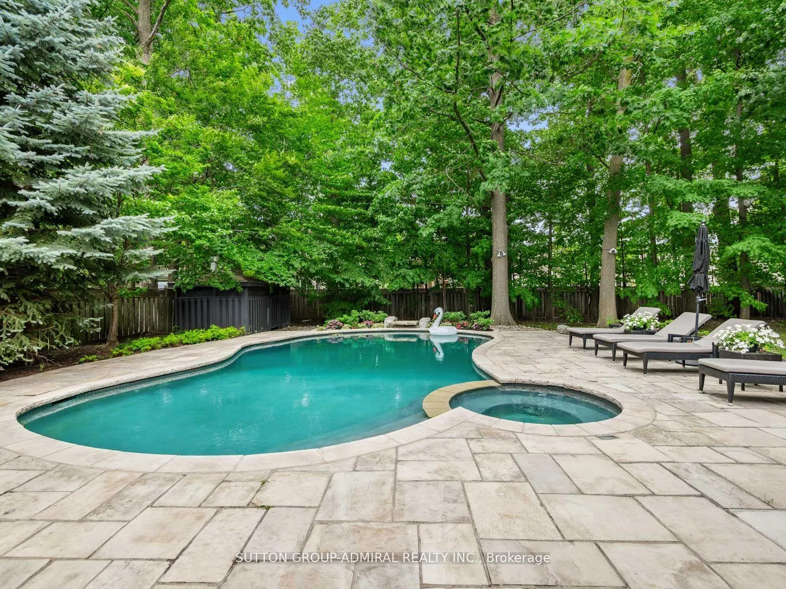 Photo 37 of 50 Renaissance Court, Vaughan, Beverley Glen — HOMEH