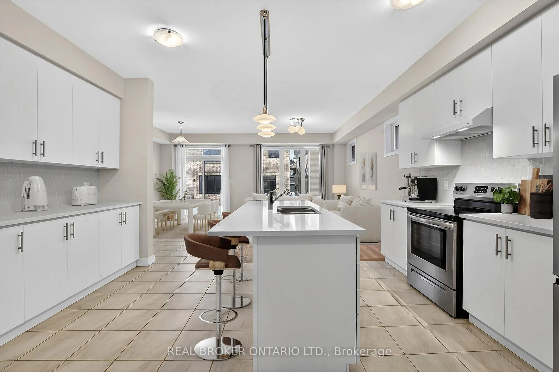 Photo 3 of 42 Sunflower Crescent, Thorold, Hurricane/Merrittville — HOMEH