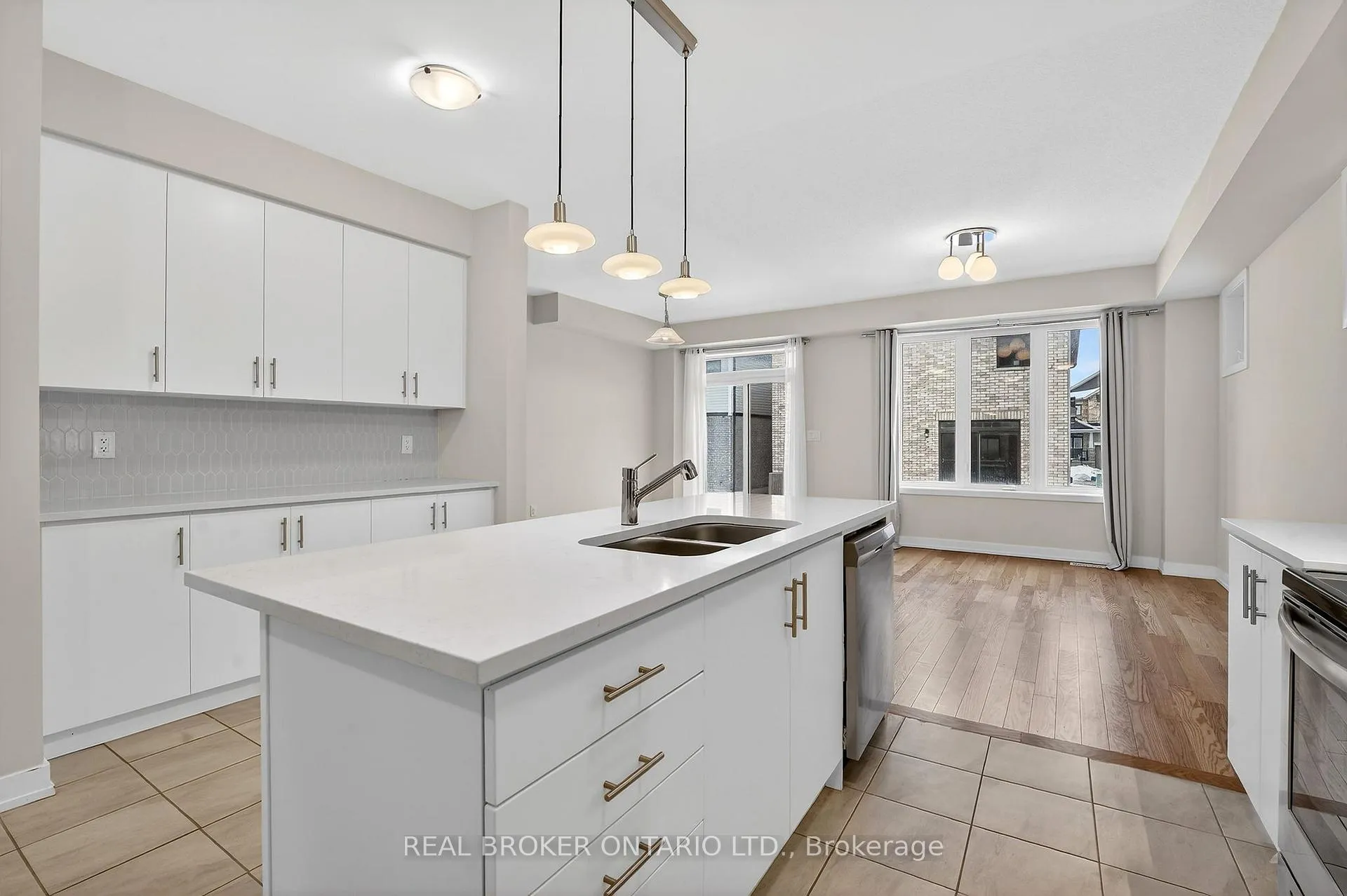 Photo 11 of 42 Sunflower Crescent, Thorold, Hurricane/Merrittville — HOMEH