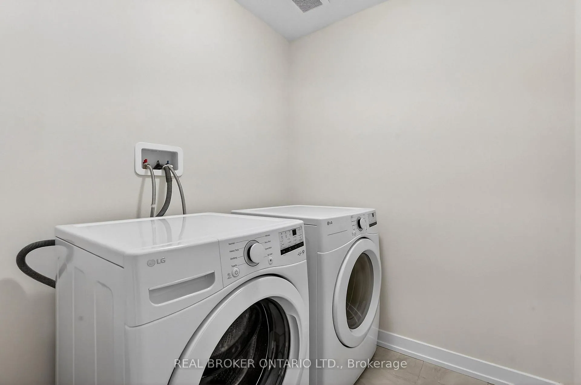 Photo 21 of 42 Sunflower Crescent, Thorold, Hurricane/Merrittville — HOMEH