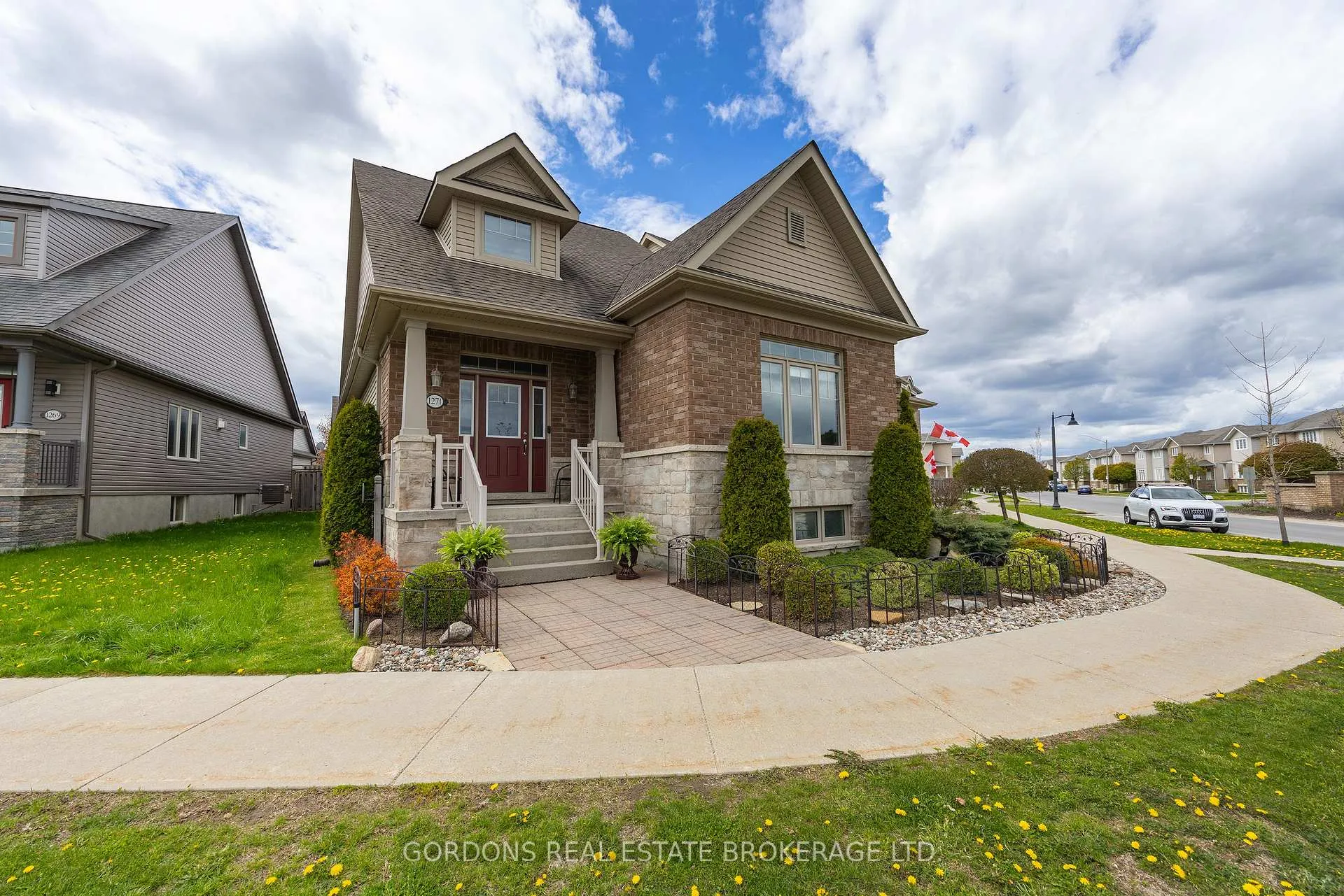 Photo 2 of 1271 Crossfield Avenue, Kingston, City Northwest — HOMEH