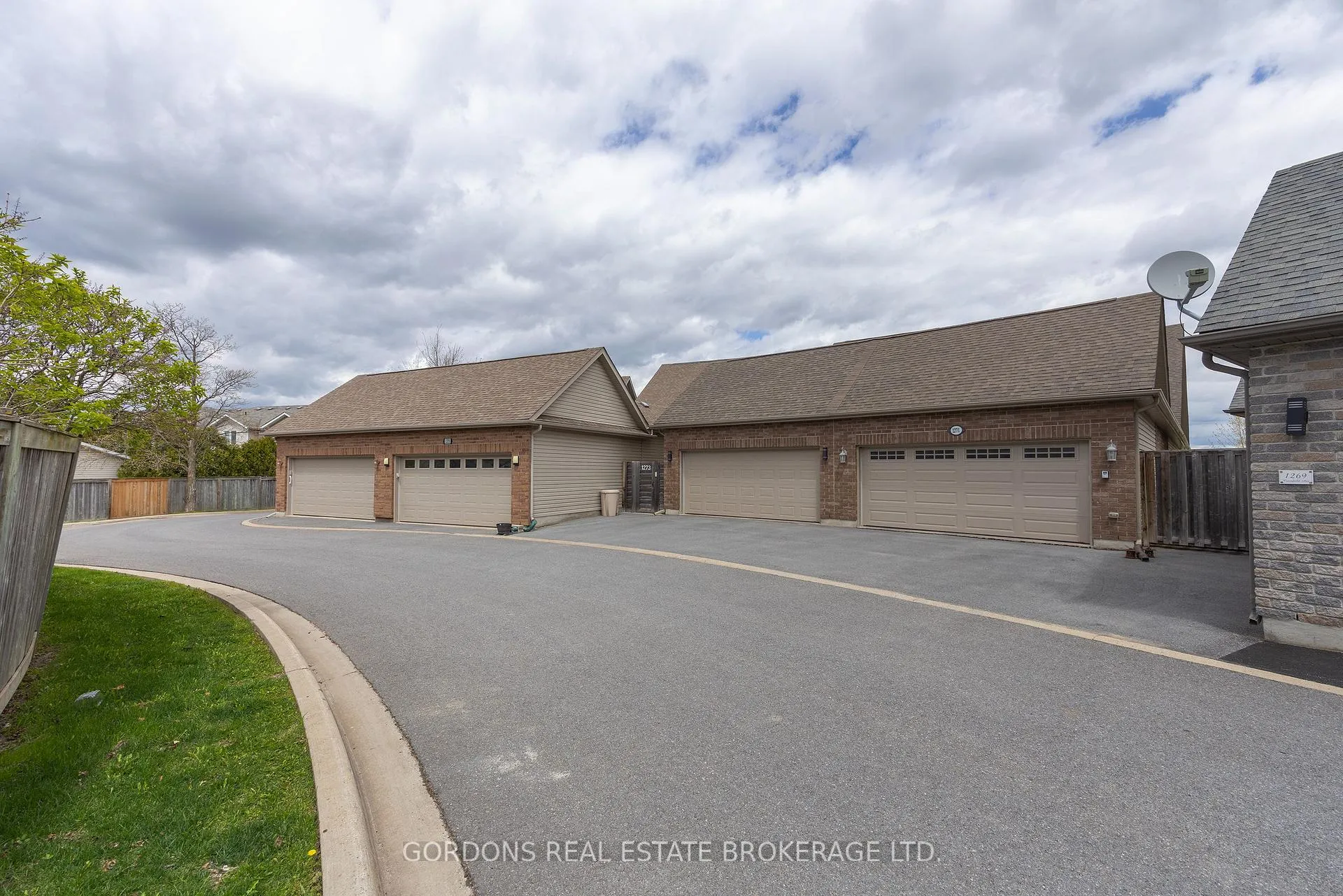 Photo 5 of 1271 Crossfield Avenue, Kingston, City Northwest — HOMEH